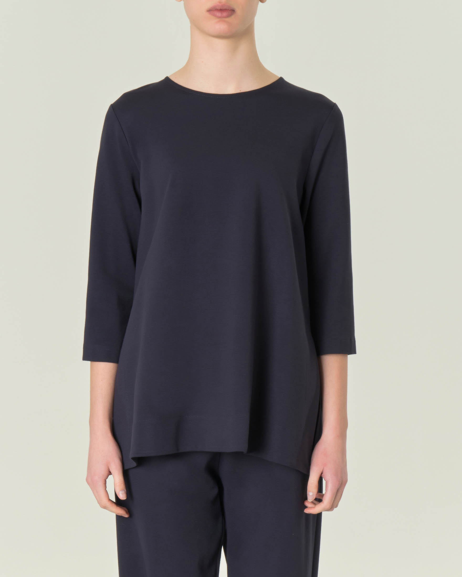 Felpa blu dalla linea dritta in misto viscosa punto Milano con maniche tre quarti e spacchi laterali