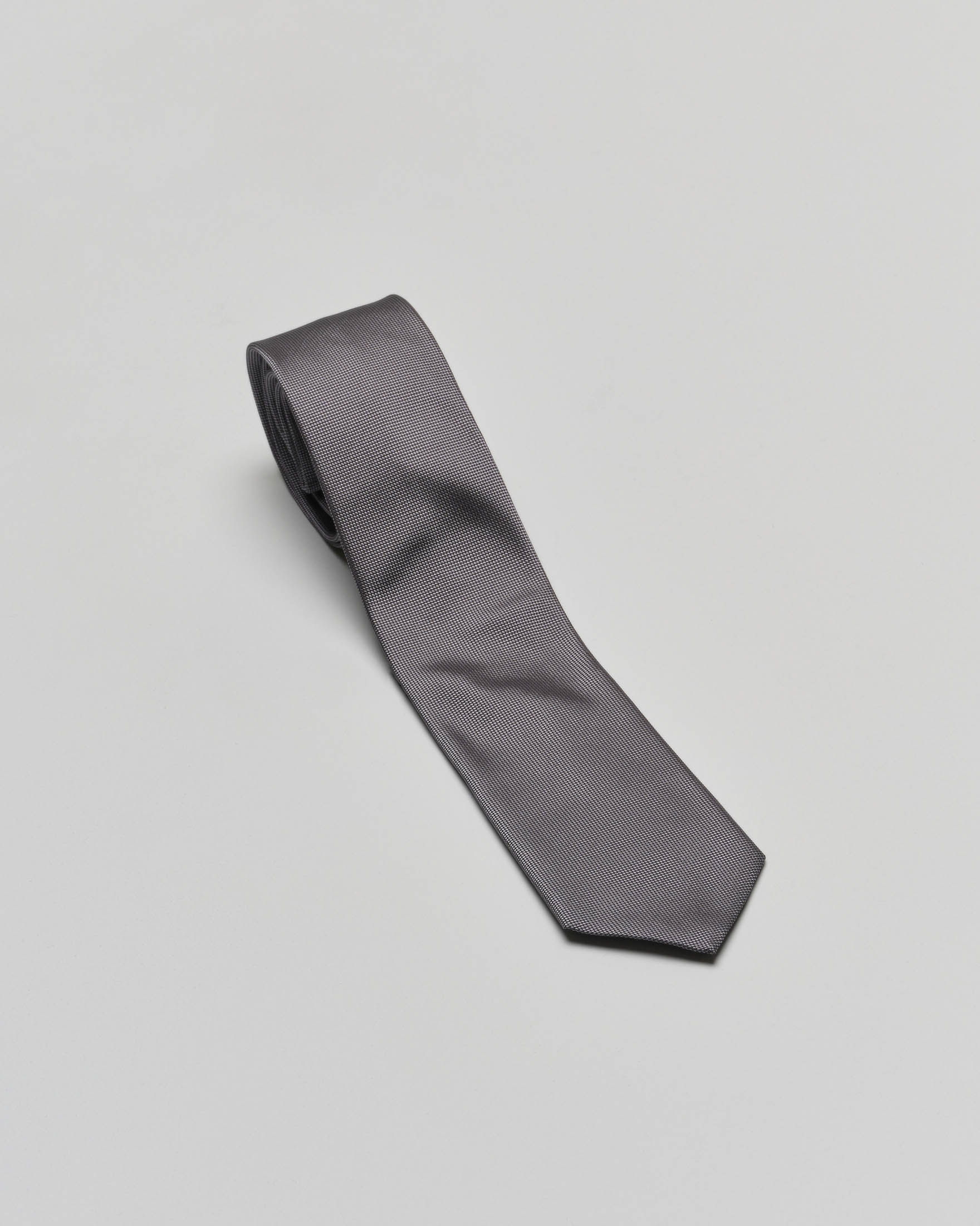 Cravatta In Seta Uomo – Grigio Argento Antracite Royal Striato – Taglio Classico, Lunghezza 150 Cm, Larghezza 8 Cm