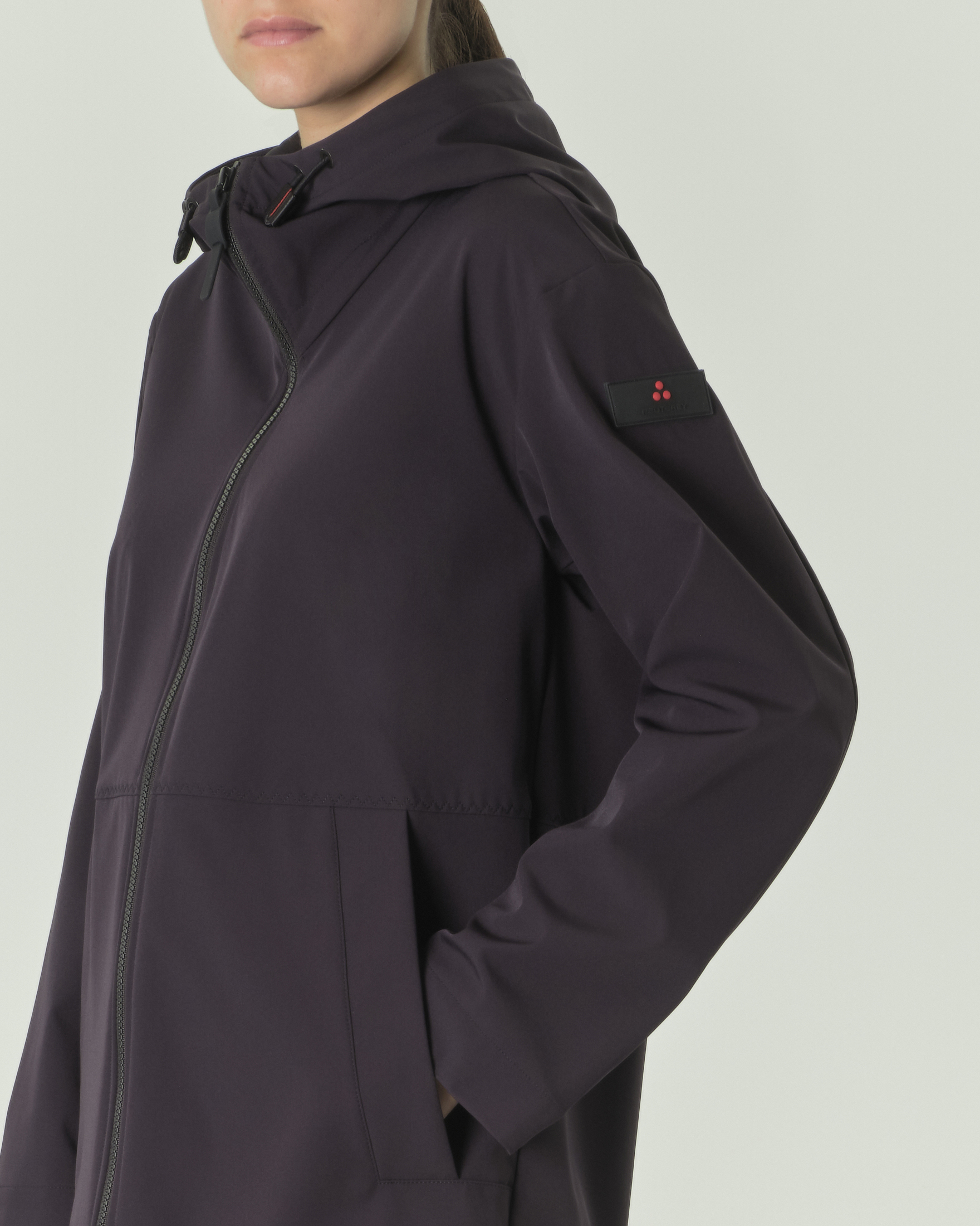 Parka blu in nylon stretch accoppiato con cappuccio e fondo a coda di rondine image