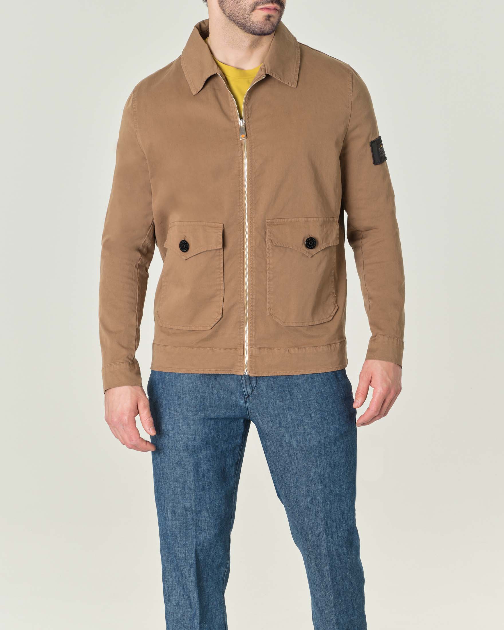 Giubbino cammello in cotone stretch con maxi tasche e collo a camicia
