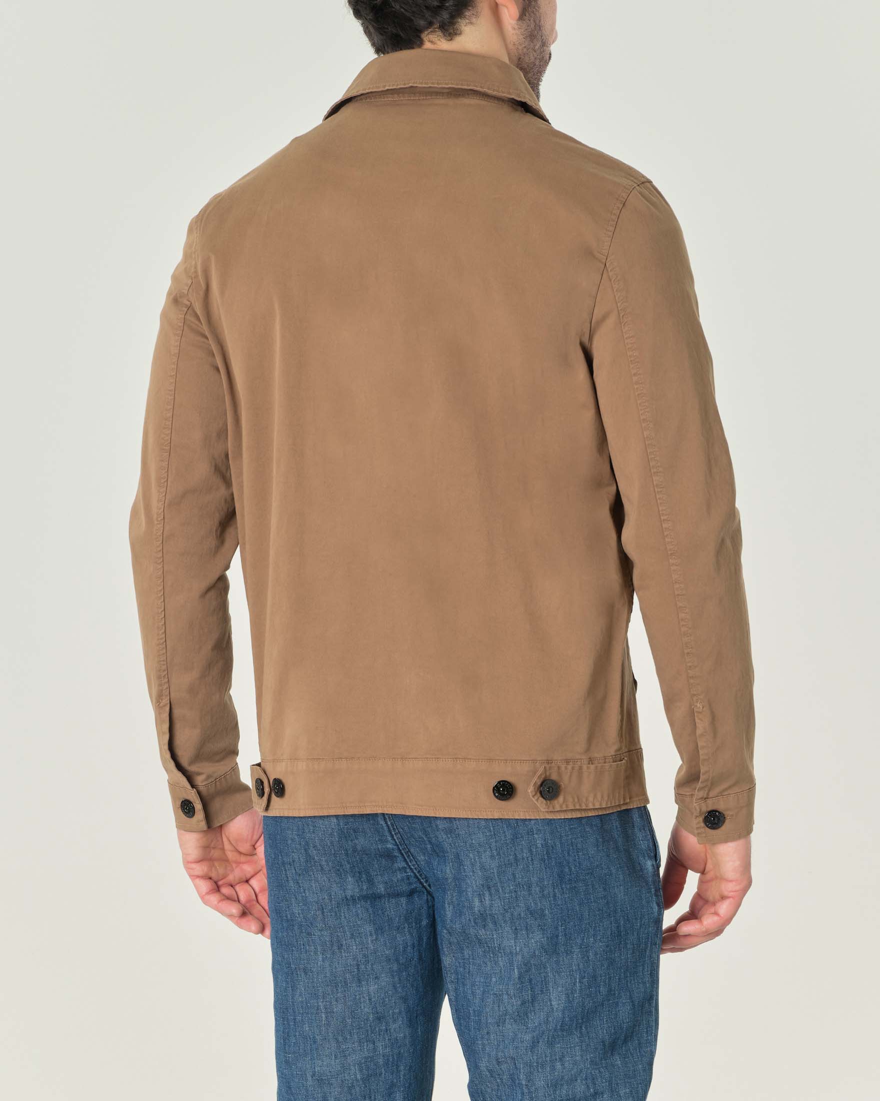 Giubbino cammello in cotone stretch con maxi tasche e collo a camicia