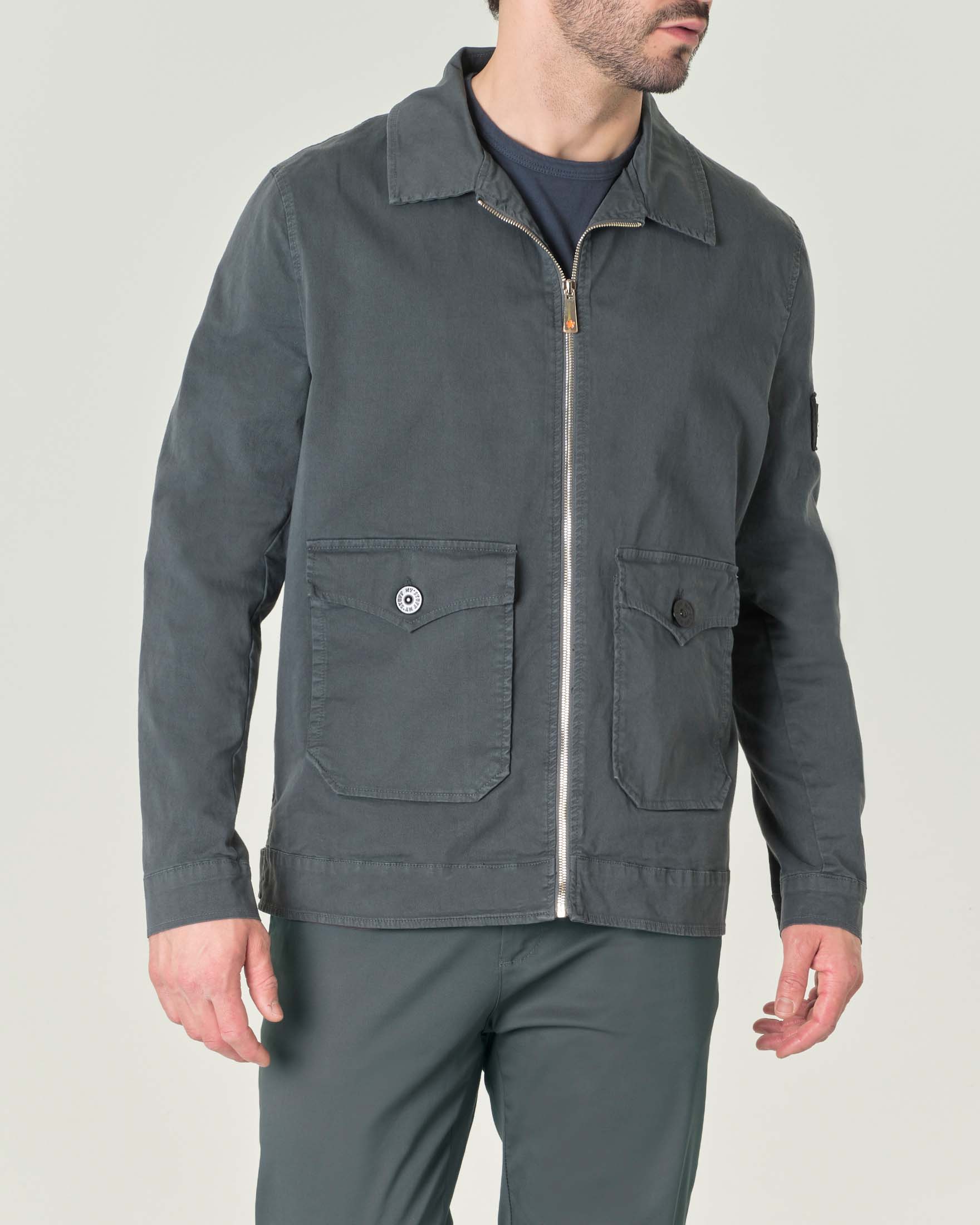 Giubbino piombo in cotone stretch con maxi tasche e collo a camicia