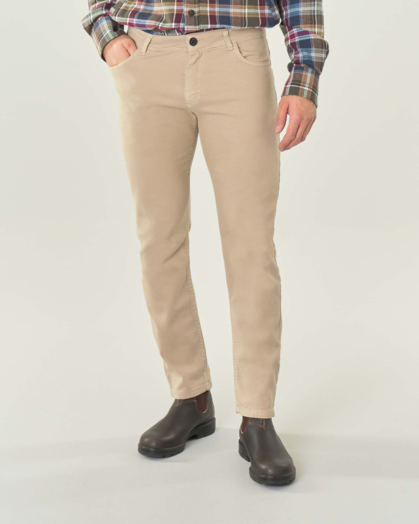 Pantalone beige cinque tasche in diagonale di cotone stretch