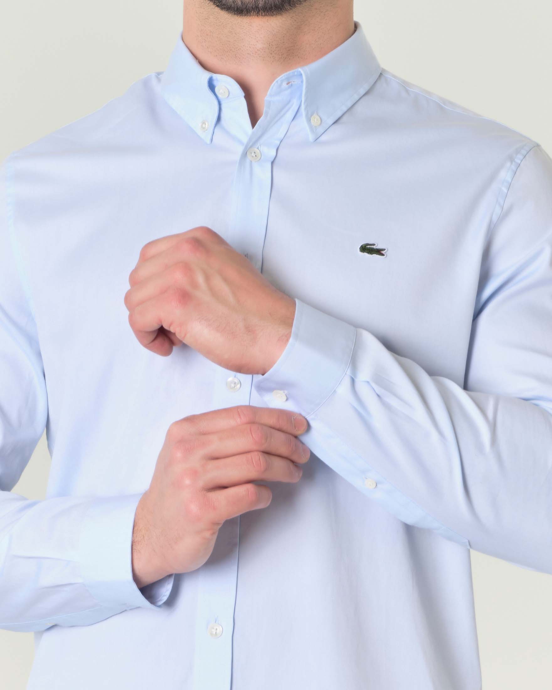 Camicia Lacoste azzurra in puro cotone con collo button down image
