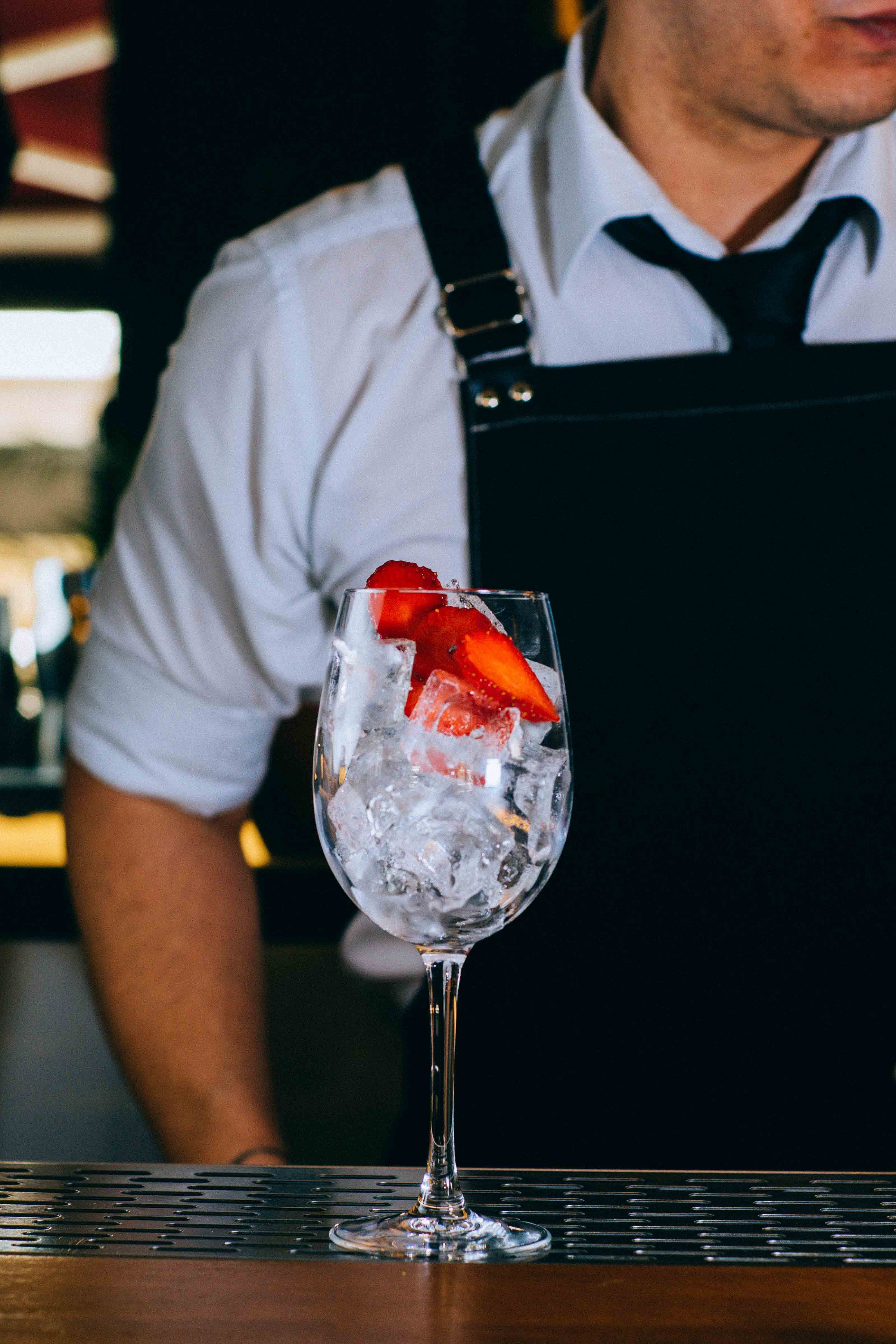 Prosecco, ananas e fragole: come realizzare il tuo cocktail perfetto