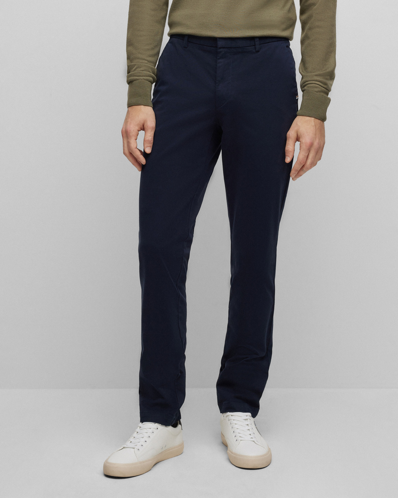Pantalone chino Kaito blu in gabardina di cotone stretch