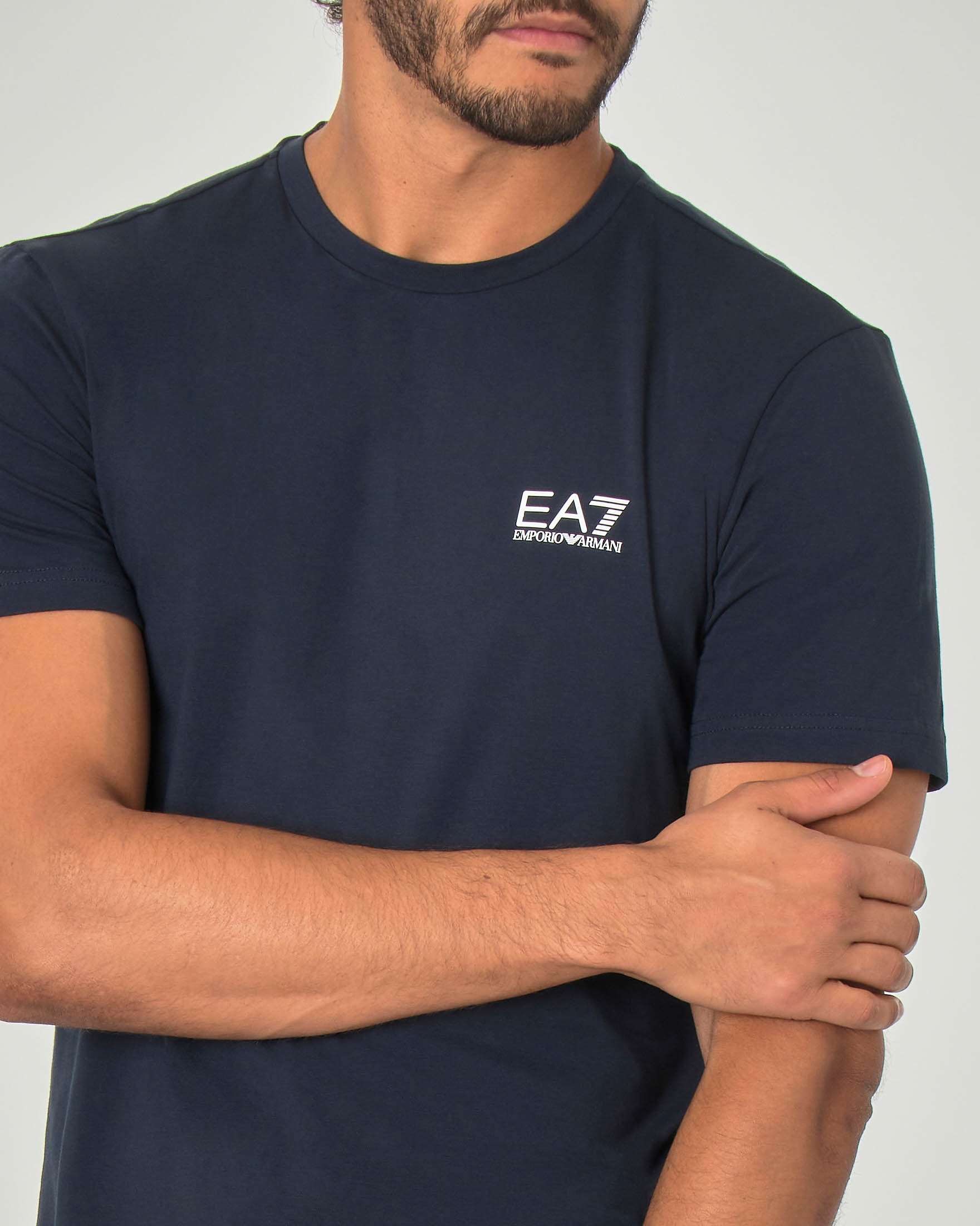 T-shirt EA7 blu mezza manica in jersey di cotone stretch image