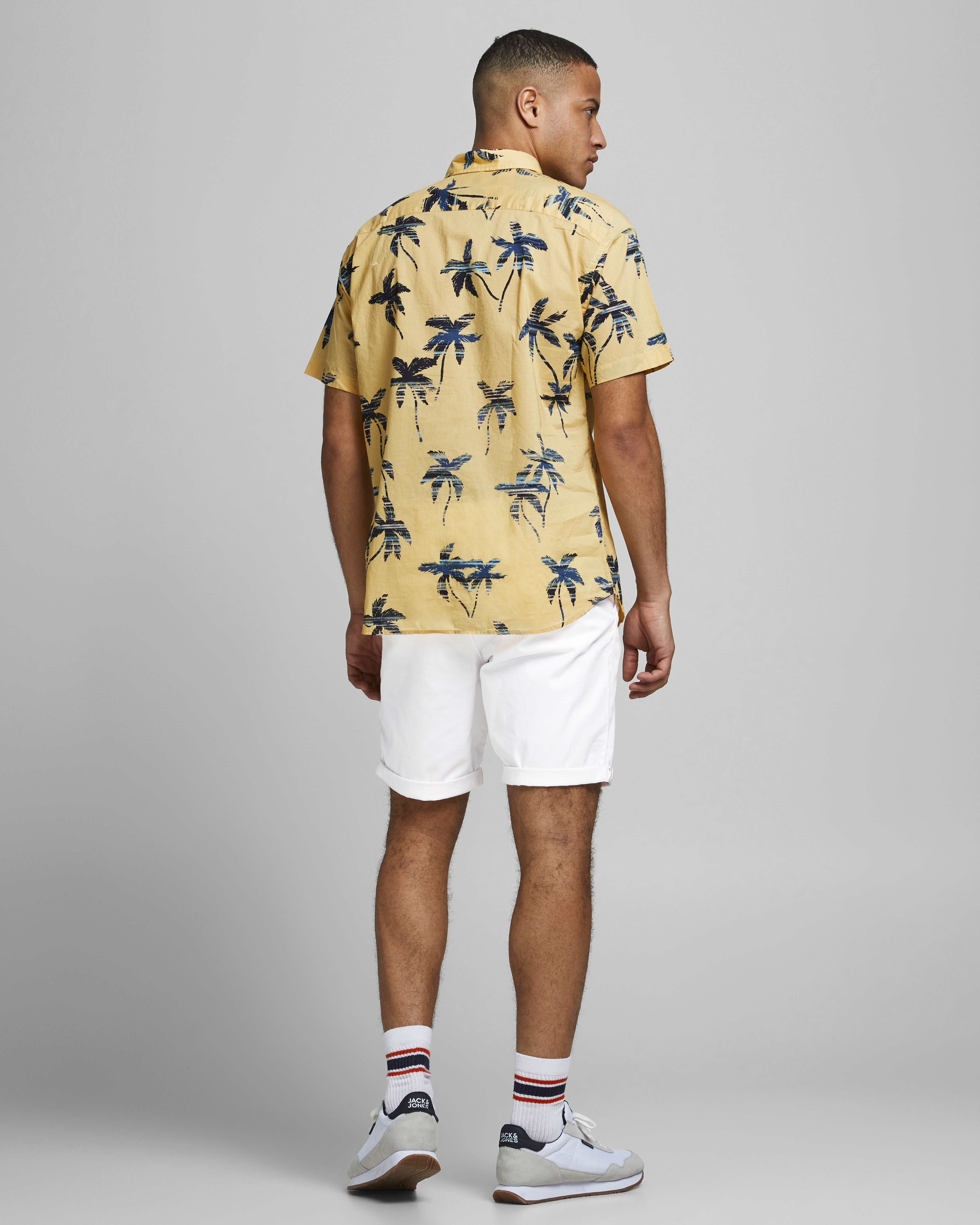 Bermuda chino bianco in gabardina di cotone stretch image