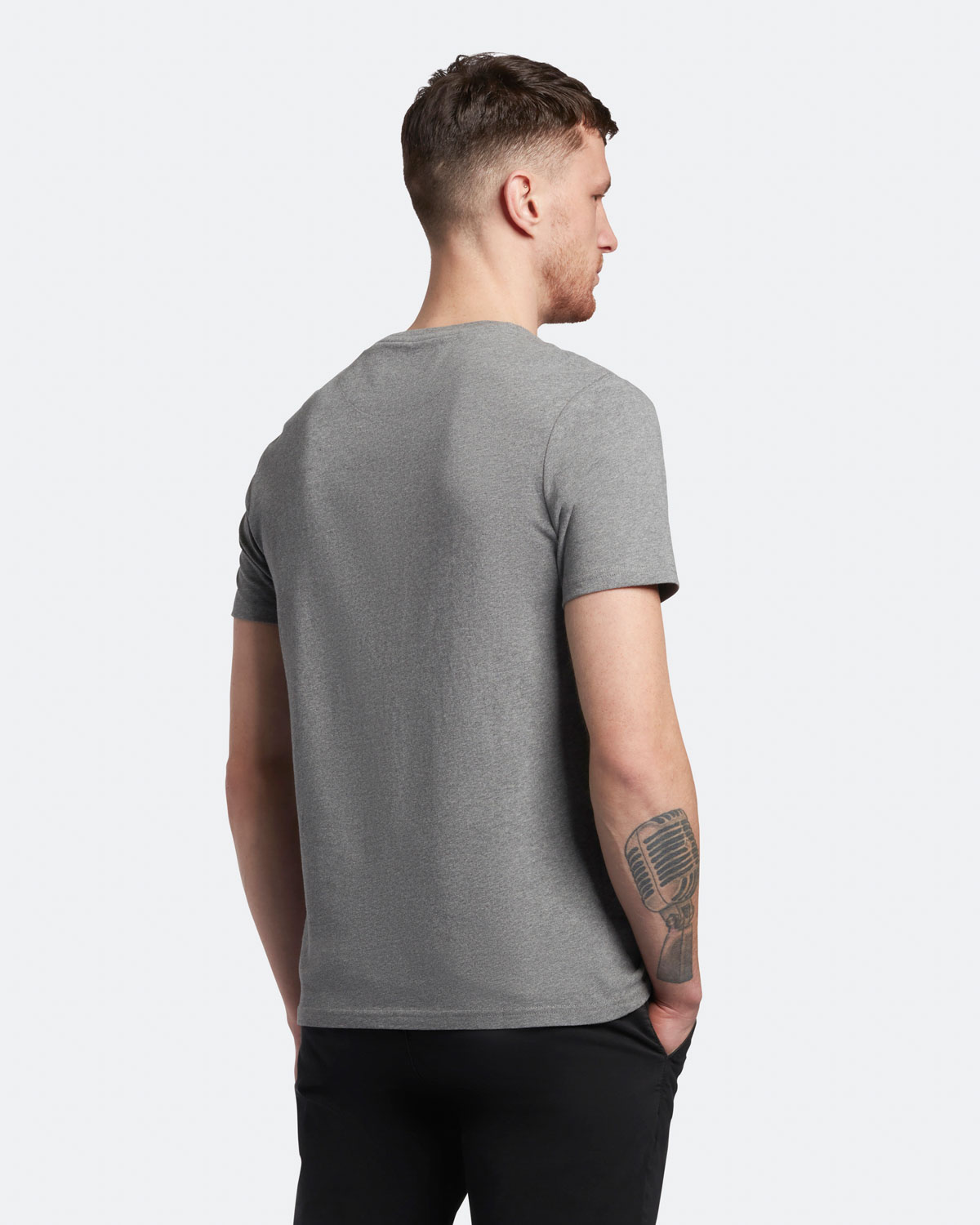 T-shirt Lyle & Scott mezza manica grigia in cotone con logo aquila gialla ricamata sul petto image