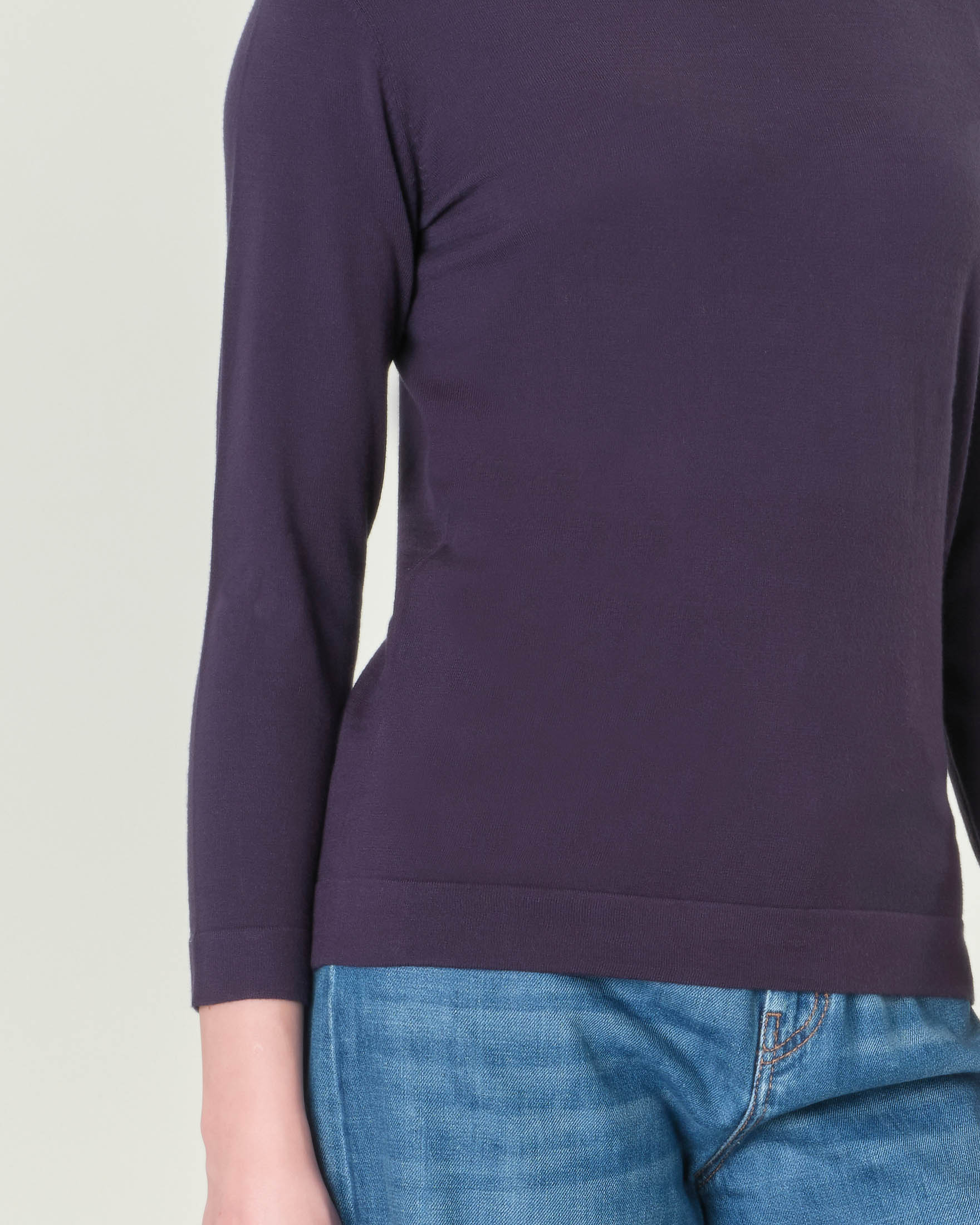 Maglia blu tinta unita in viscosa con scollo tondo e maniche lunghe image