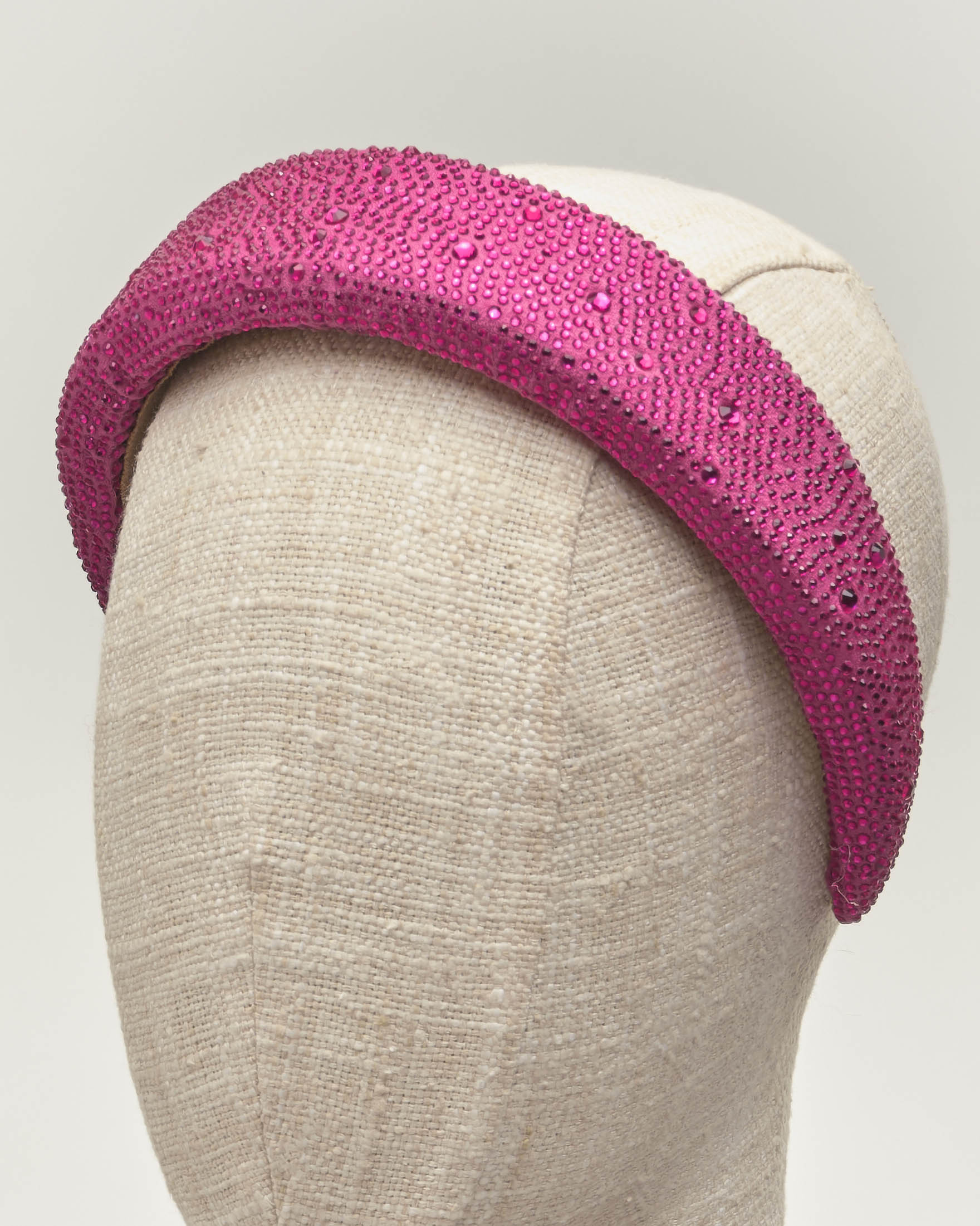 Maxi cerchietto fucsia in raso con strass tono su tono image