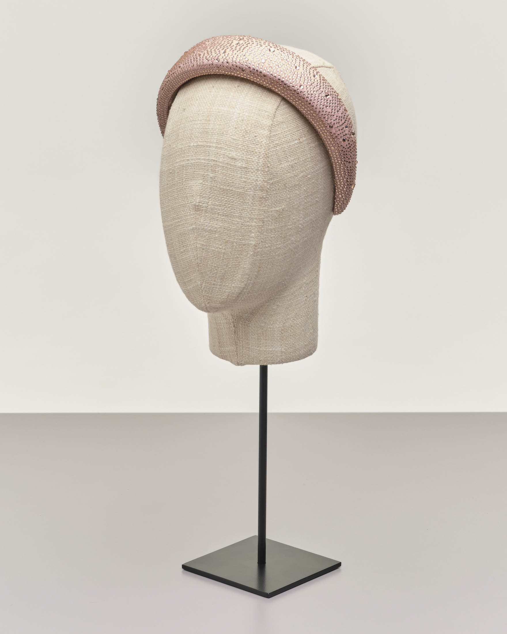 Maxi cerchietto rosa in raso con strass tono su tono