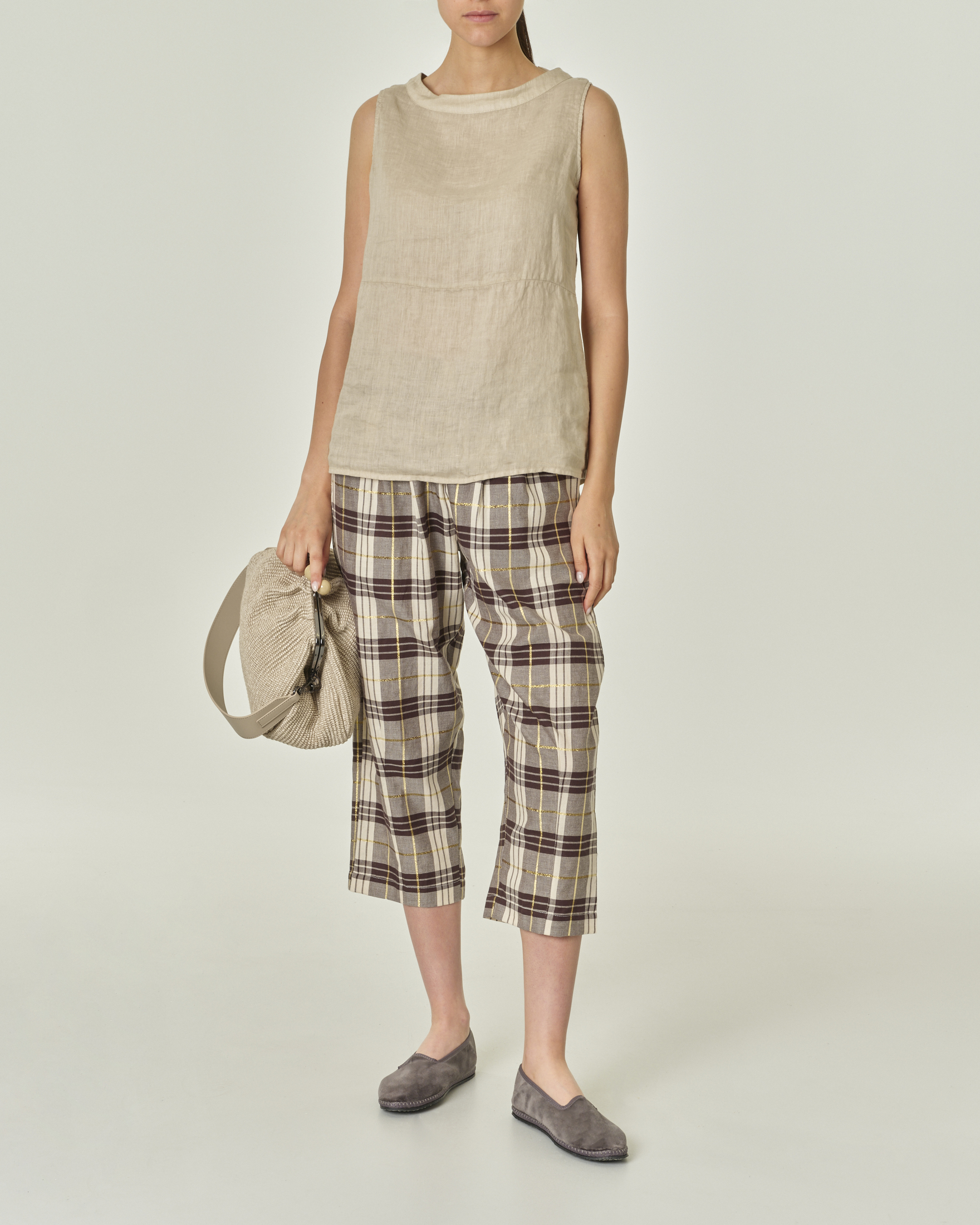 Pantaloni beige dal taglio crop in puro cotone e lurex a fantasia scozzese nera e oro