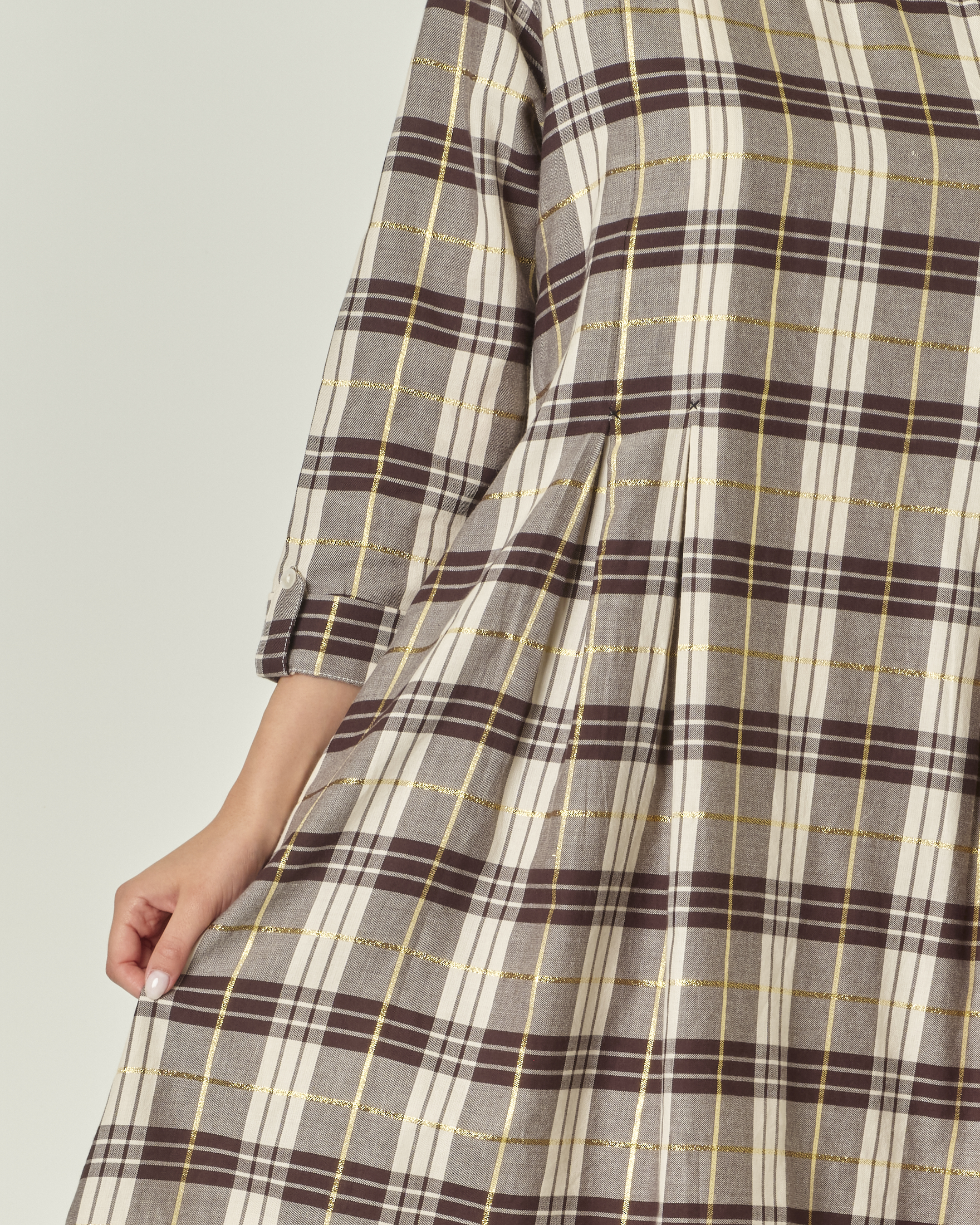 Abito midi avorio in puro cotone e lurex a fantasia scozzese nera e oro image