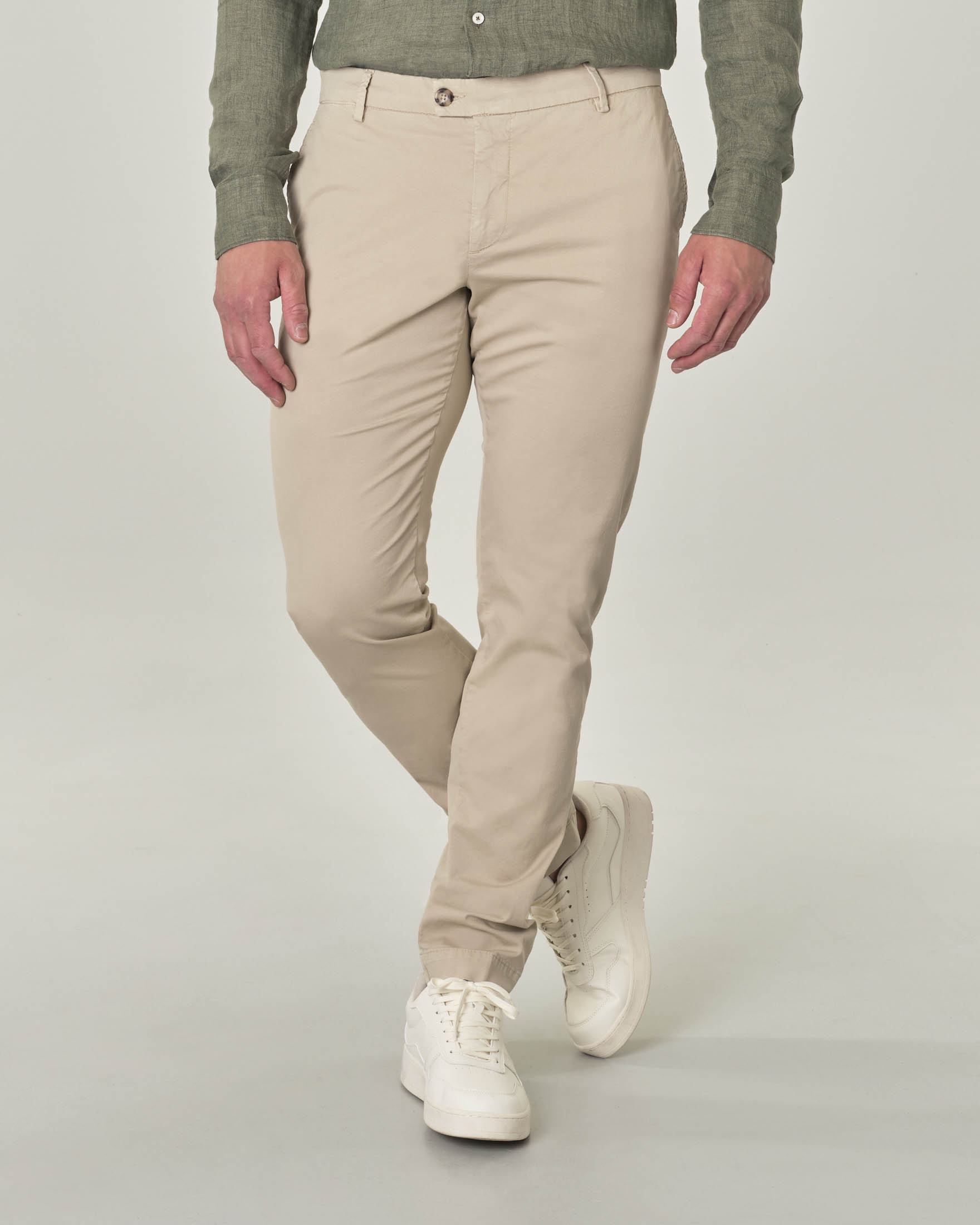 Pantaloni chino beige in tessuto cover di cotone stretch leggero