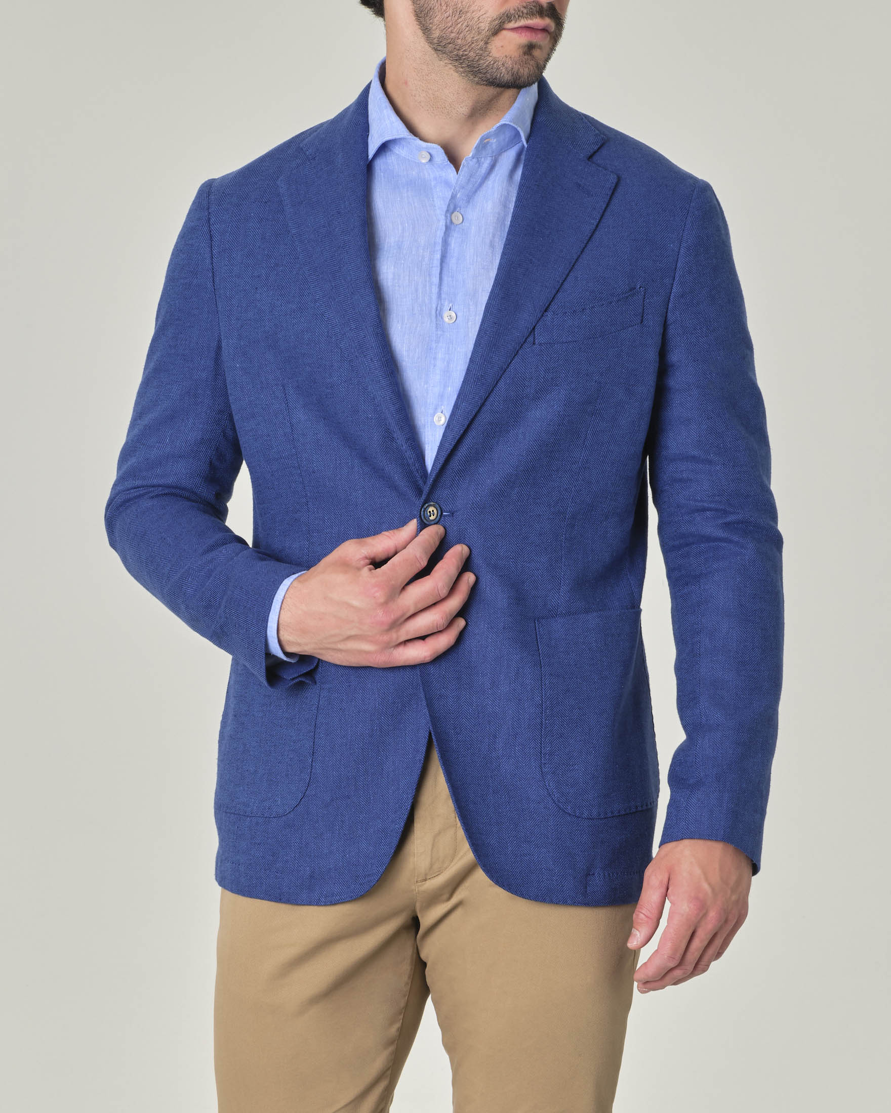 Blazer blu royal in tessuto ad armatura chevron di cotone e lino con tasche applicate