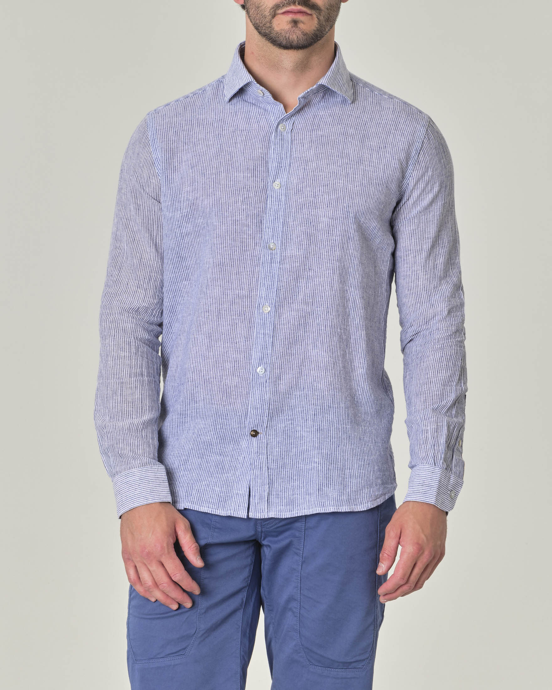 Camicia blu navy e bianca a micro righe in cotone e lino con colletto alla francese