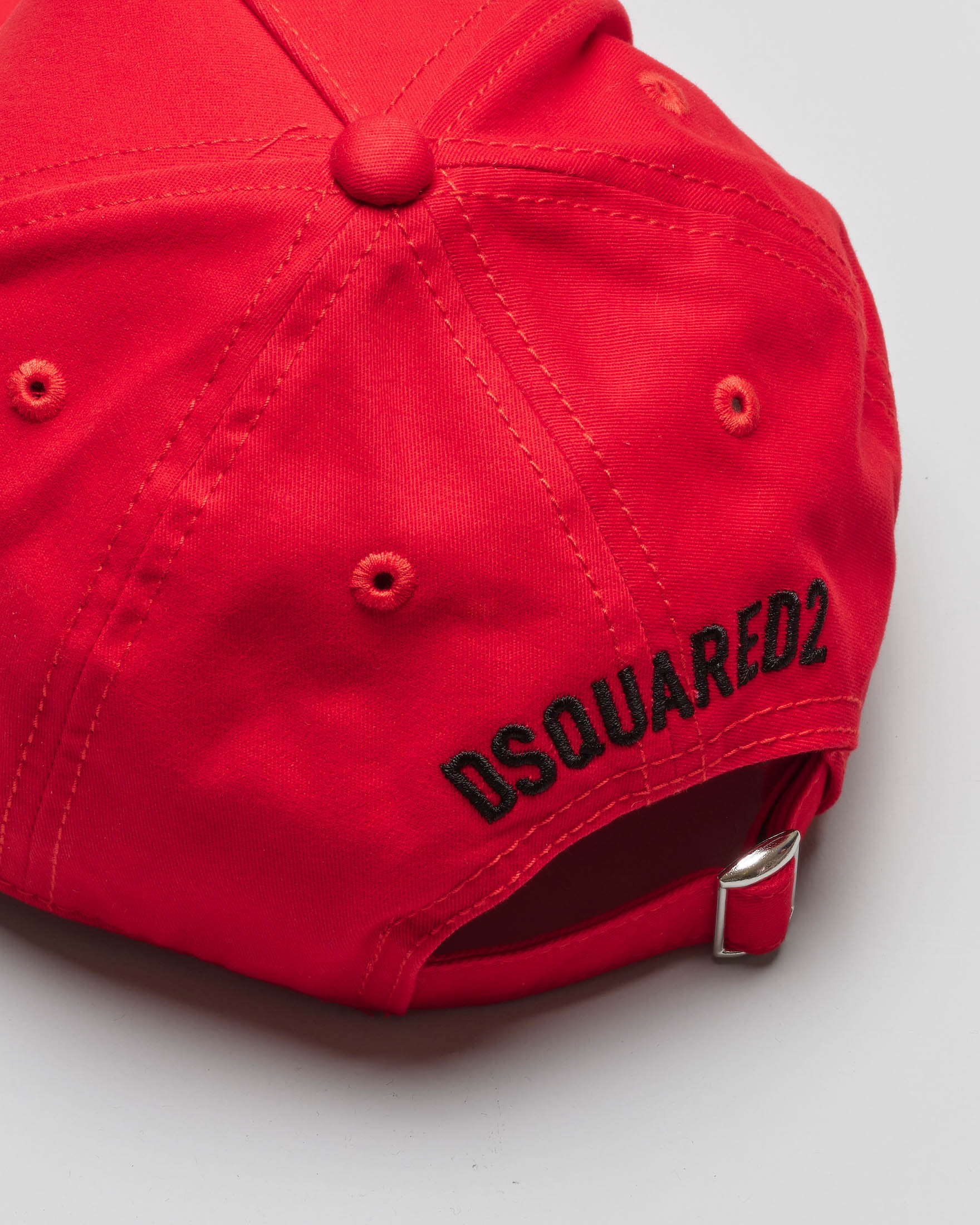 Berretto rosso con frontino e logo stampato image