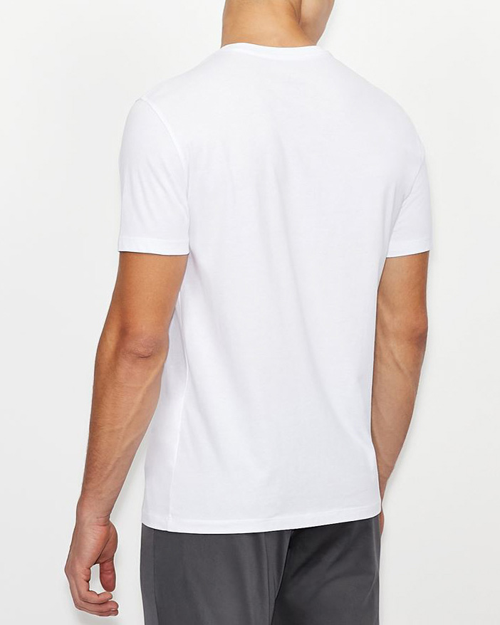 T-shirt Armani Exchange bianca in cotone con logo AX stampato in contrasto sul petto image