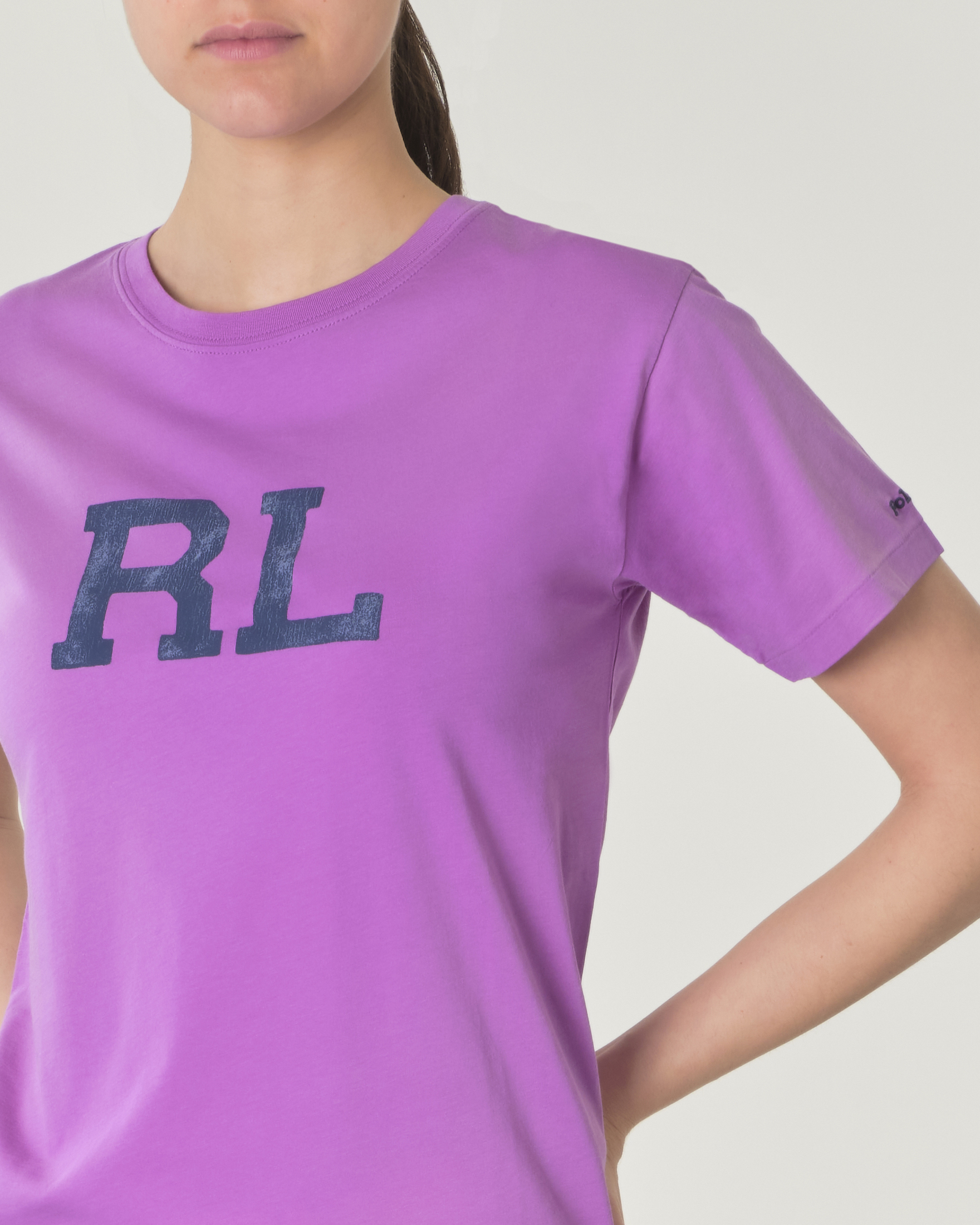 T-shirt color ciclamino in cotone con maniche corte e logo blu stampato image