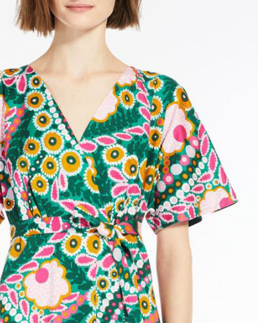 Abito midi verde e rosa in jersey a fantasia floreale con scollo a V maniche corte a kimono e cintura in vita image