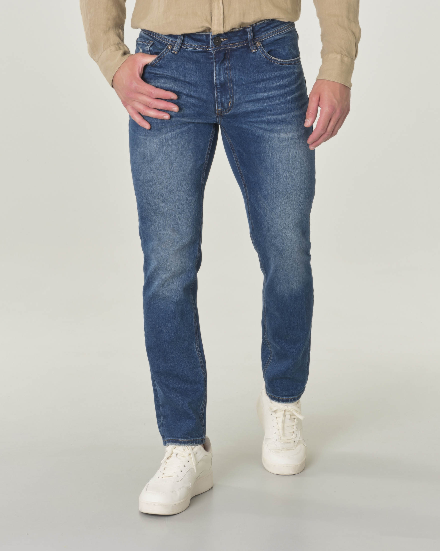 Jeans lavaggio medio stone washed in cotone stretch