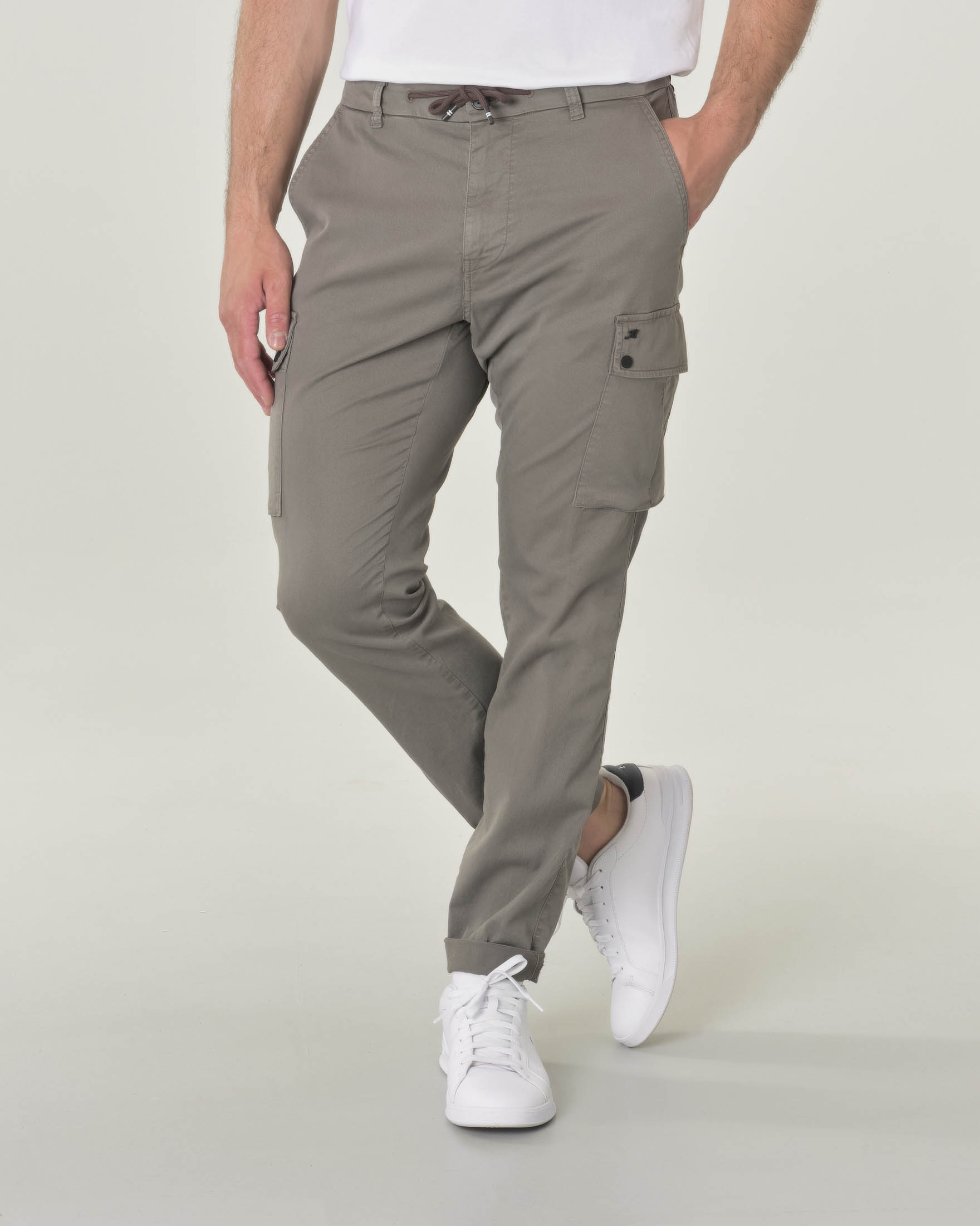 Pantalone tasconato verde militare in cotone stretch con coulisse in vita