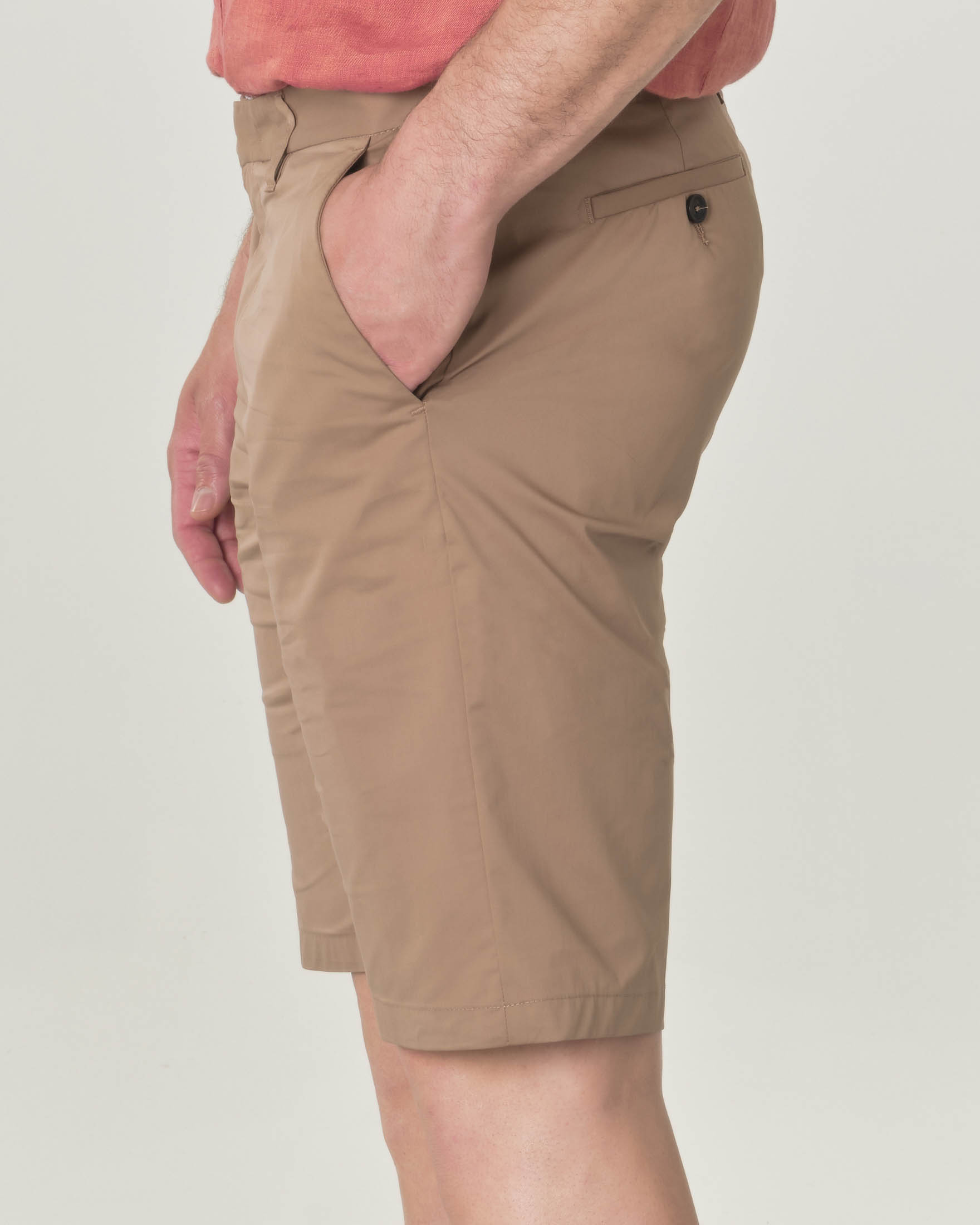 Bermuda chino cammello in leggero cotone elasticizzato image