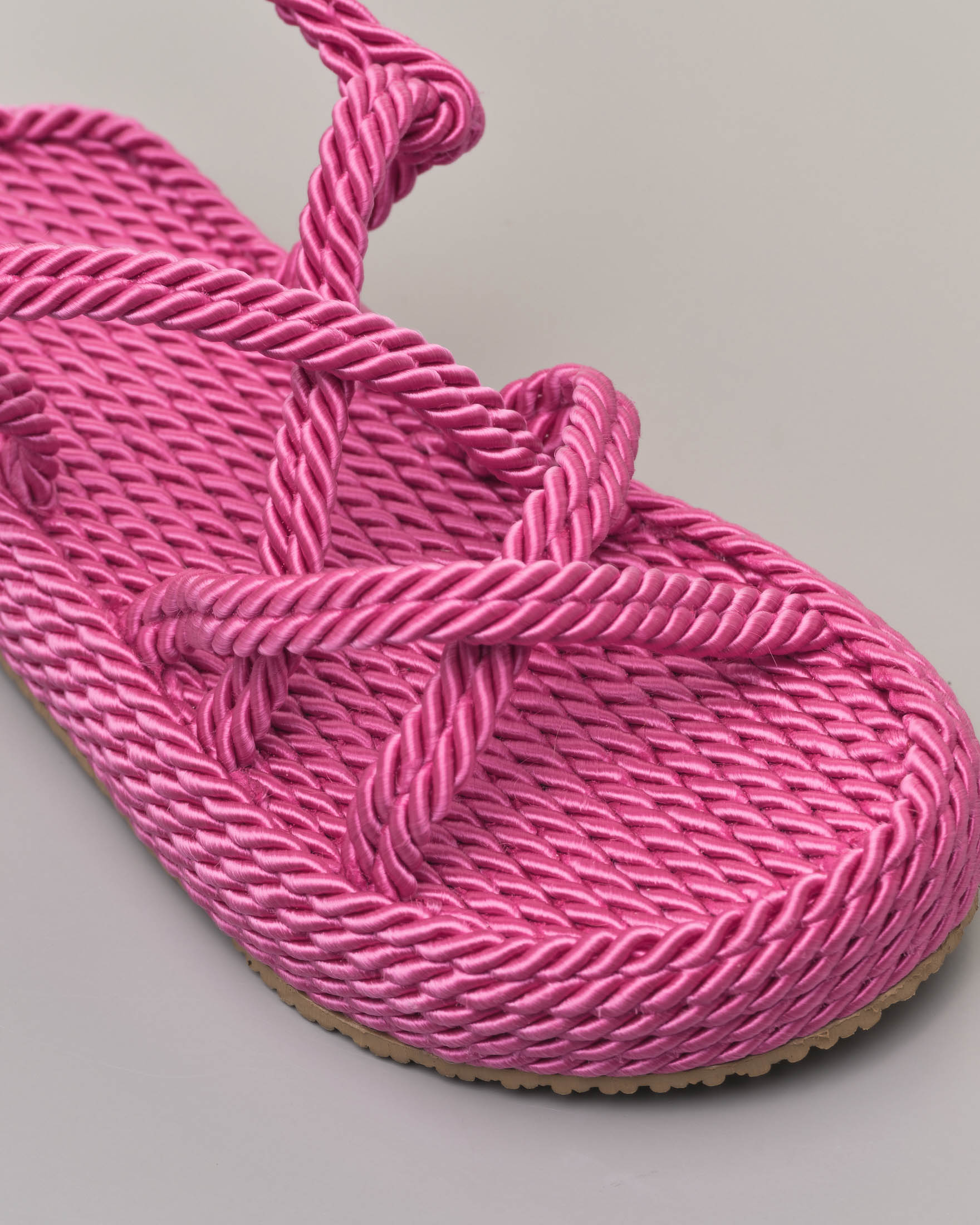 Sandali fucsia in corda intrecciata con suola alta e doppie fascette incrociate image