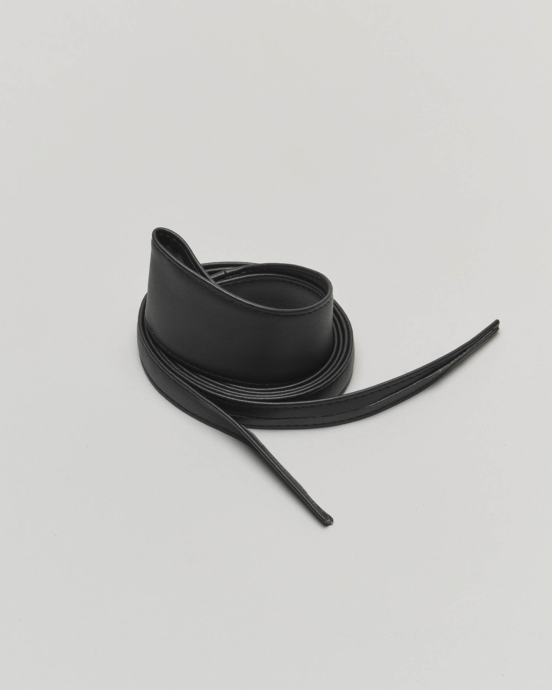 Fusciacca Kocca in ecopelle nera laminata