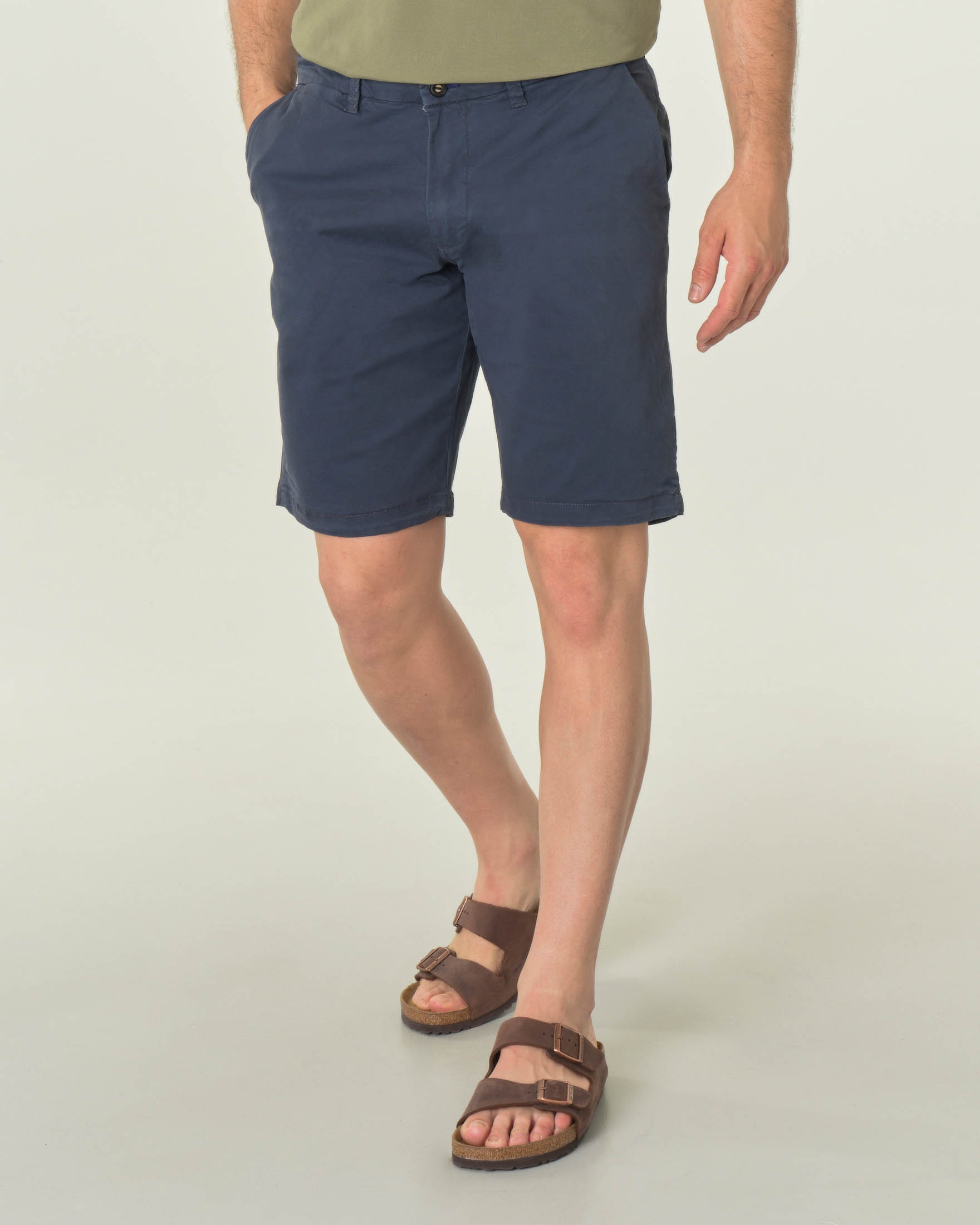Bermuda chino blu in gabardina di cotone stretch