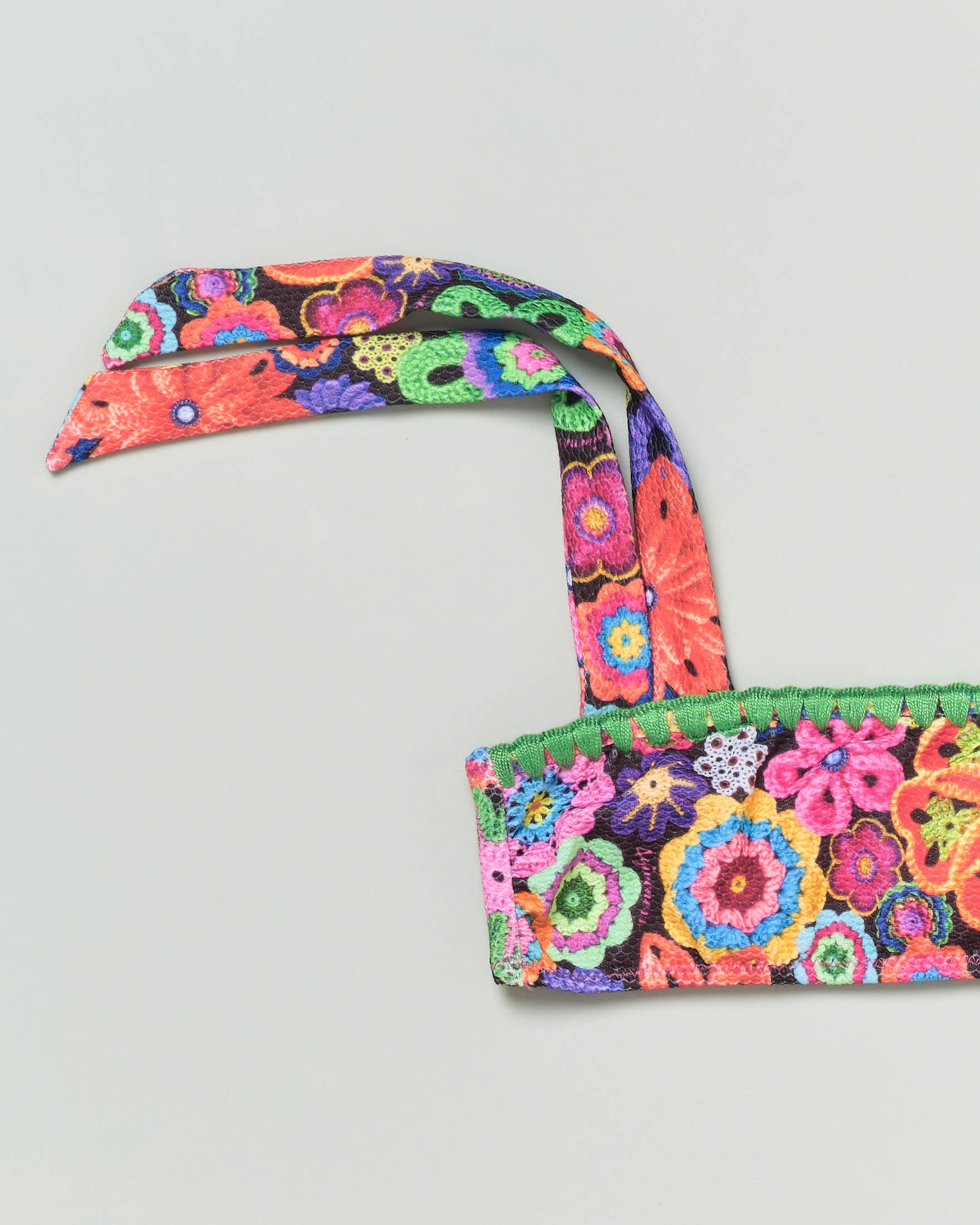 Bikini a fascia in tessuto stretch a fantasia crochet multicolor  image