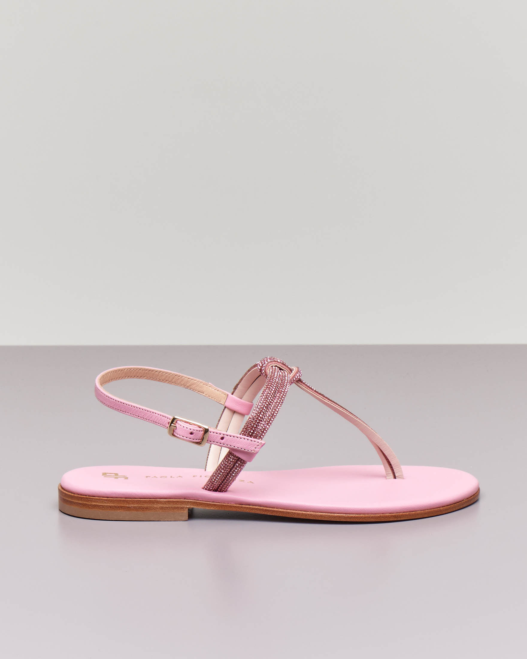 Infradito rosa bubble Paola Fiorenza in cuoio con swarowski tono su tono applicati sulle fascette con dettaglio a nodo