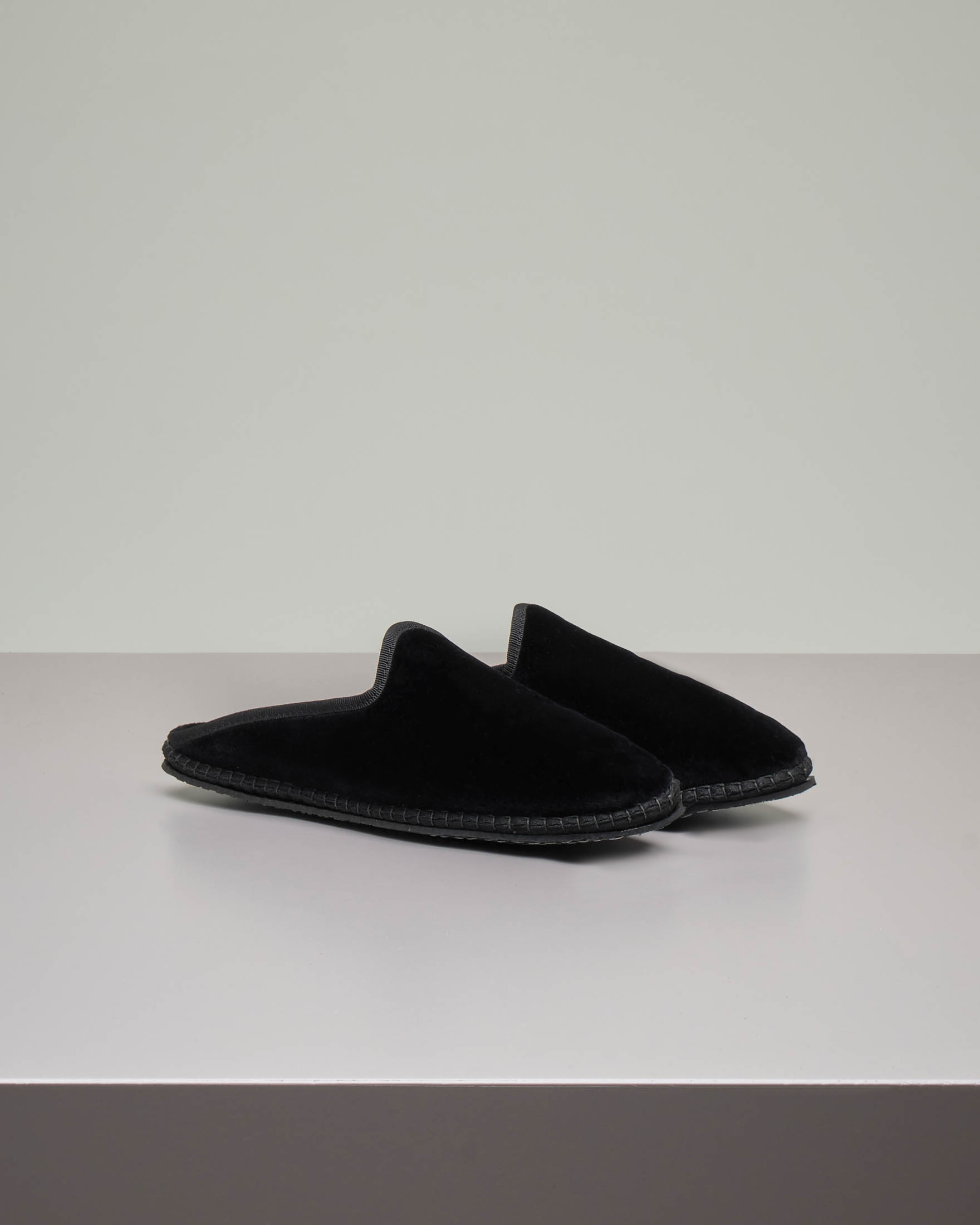 Friulane modello sabot in velluto nero