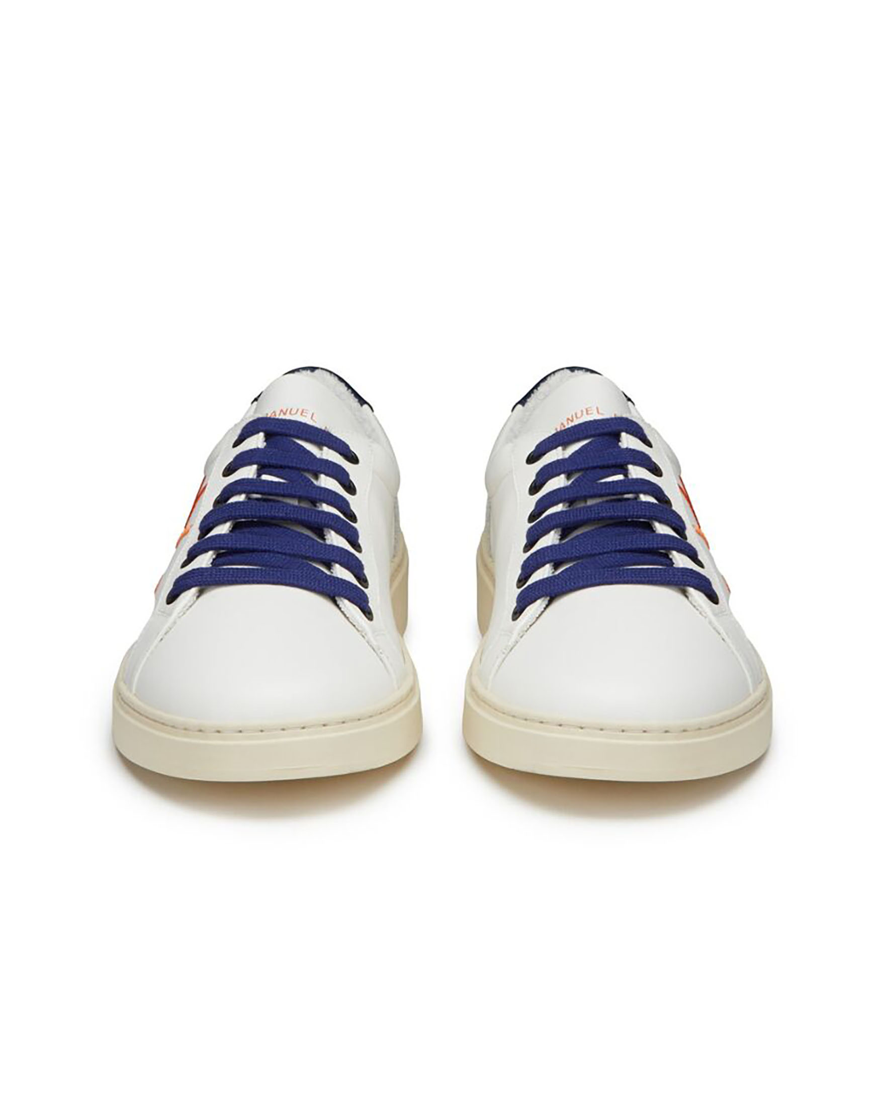 Sneakers bianche in pelle con logo asterisco arancio stringhe blu royal e rinforzo sul tallone blu notte