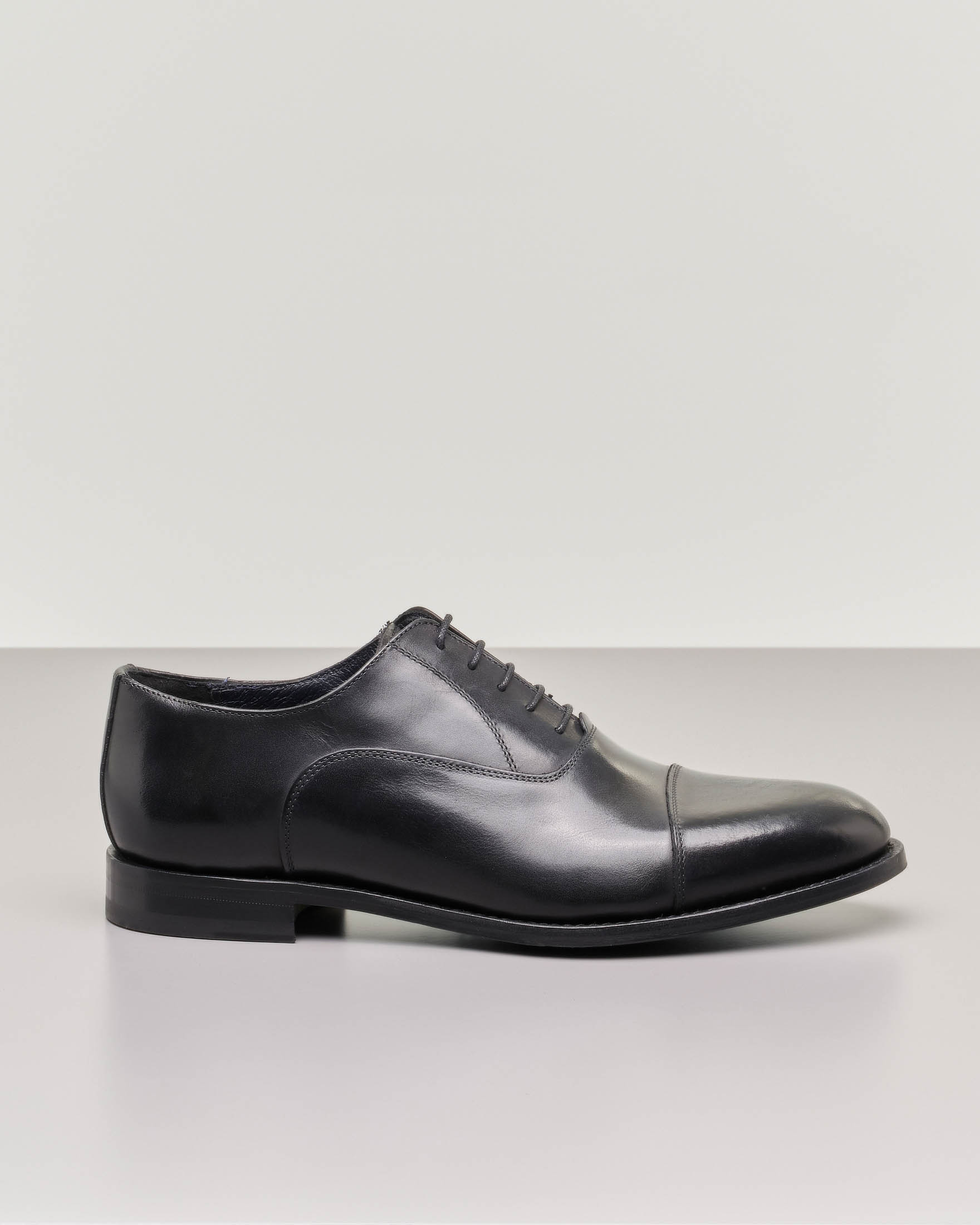 Scarpa francesina nera in pelle