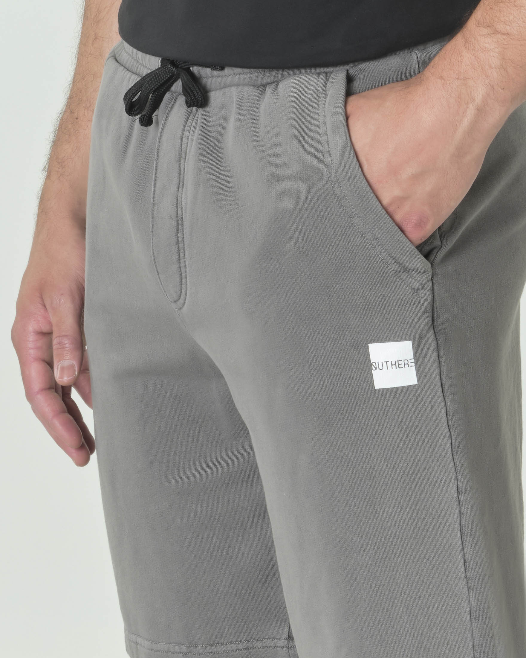 Bermuda grigi in felpa di puro cotone con logo sul fianco e sul retro image