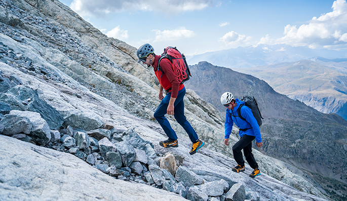 Mountain climbing clearance boots