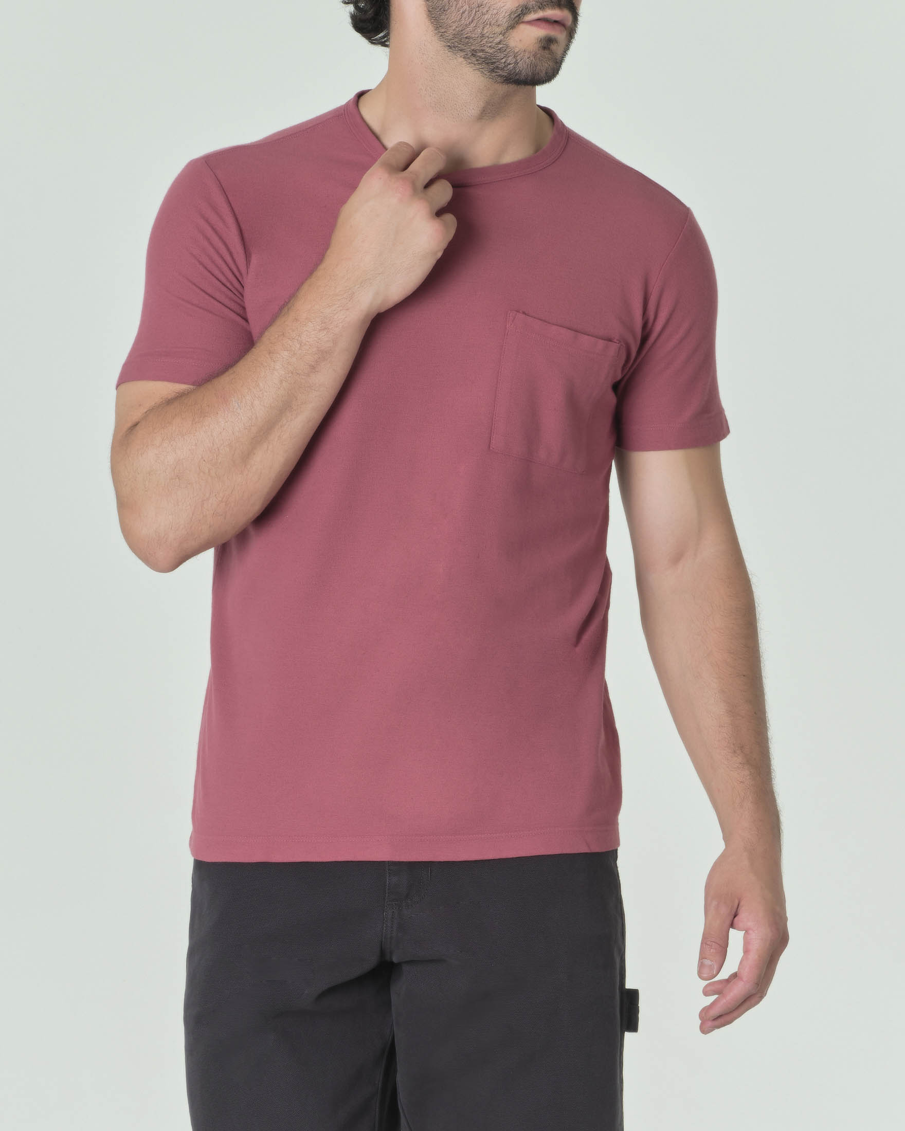 T-shirt color fragola a mezza manica in misto lino e pima cotton con taschino sul petto