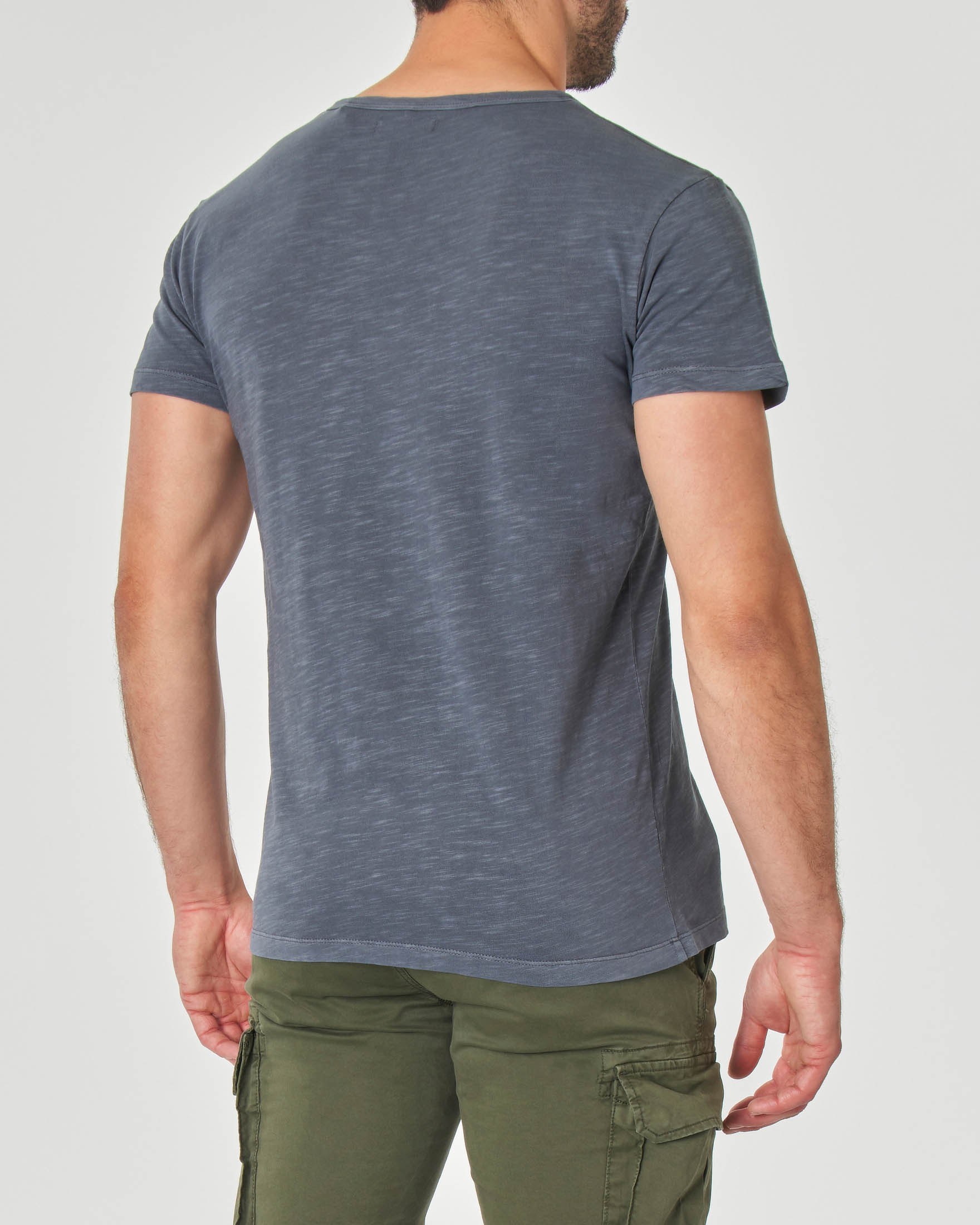 T-shirt serafino grigio antracite in tessuto slub di puro cotone