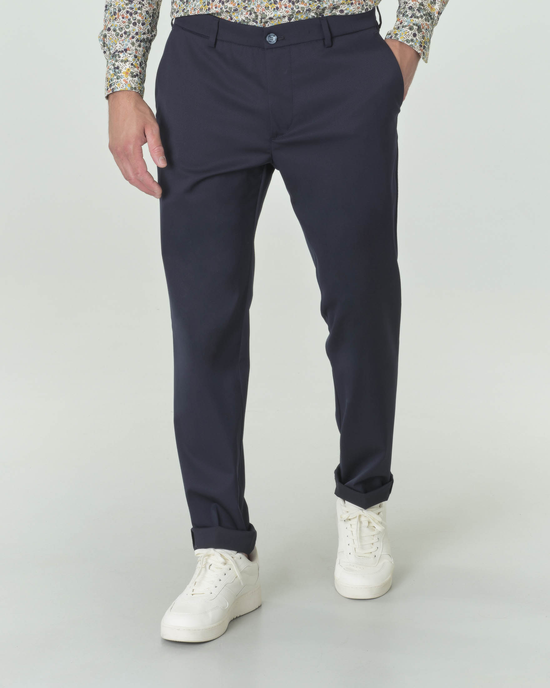 Pantaloni chino blu in tricottina di misto lana stretch