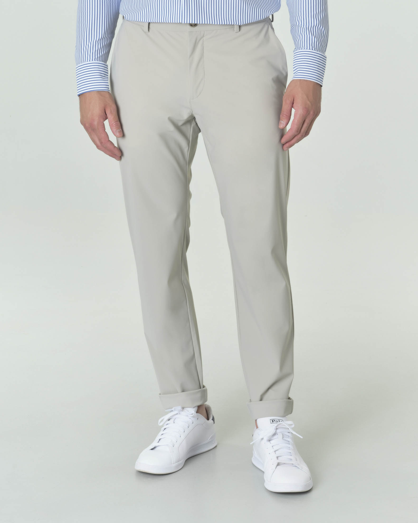 Pantaloni chino slim color gesso in tessuto tecnico stretch