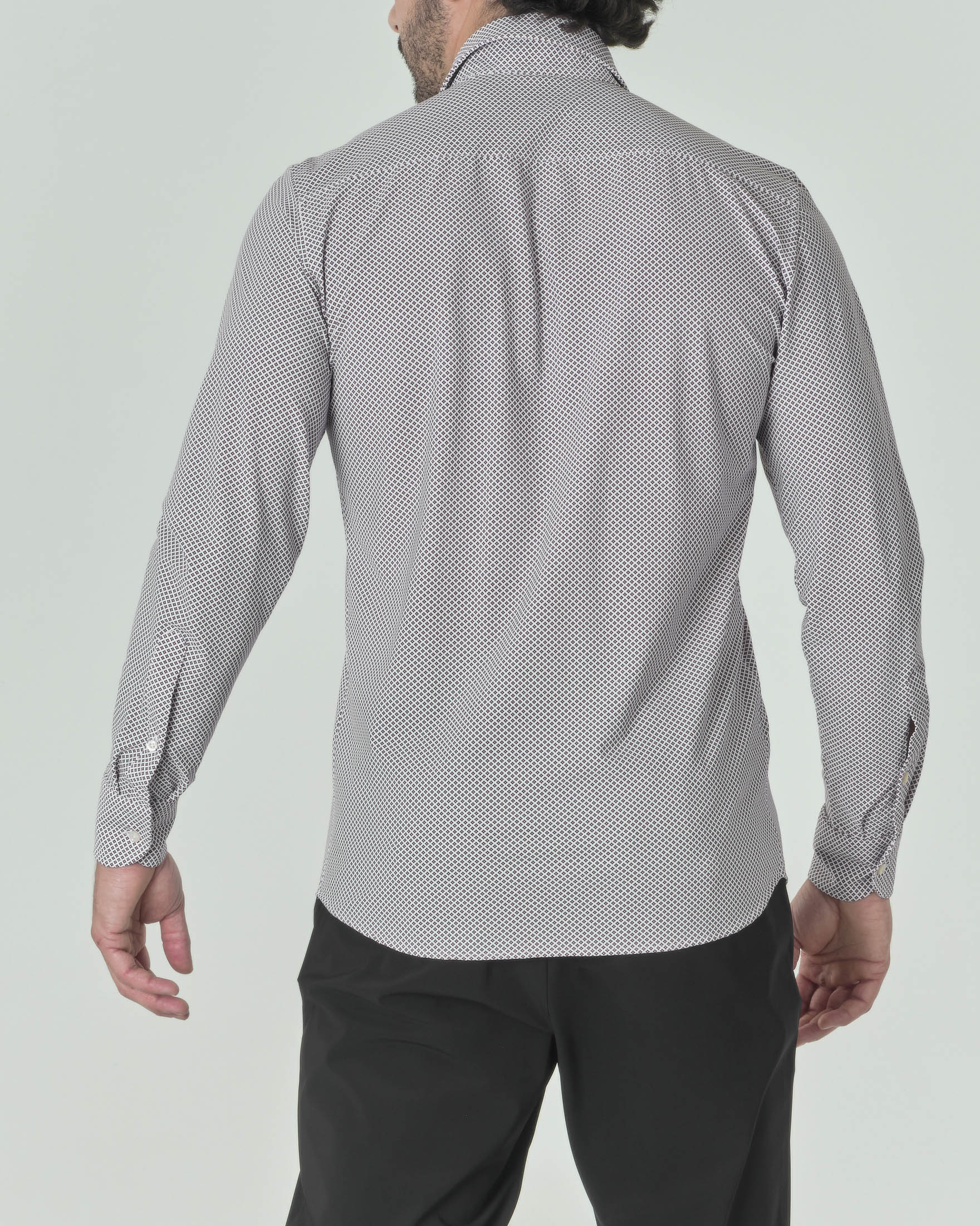 Camicia marrone in tessuto tecnico hyper comfort con microfantasia a rombi