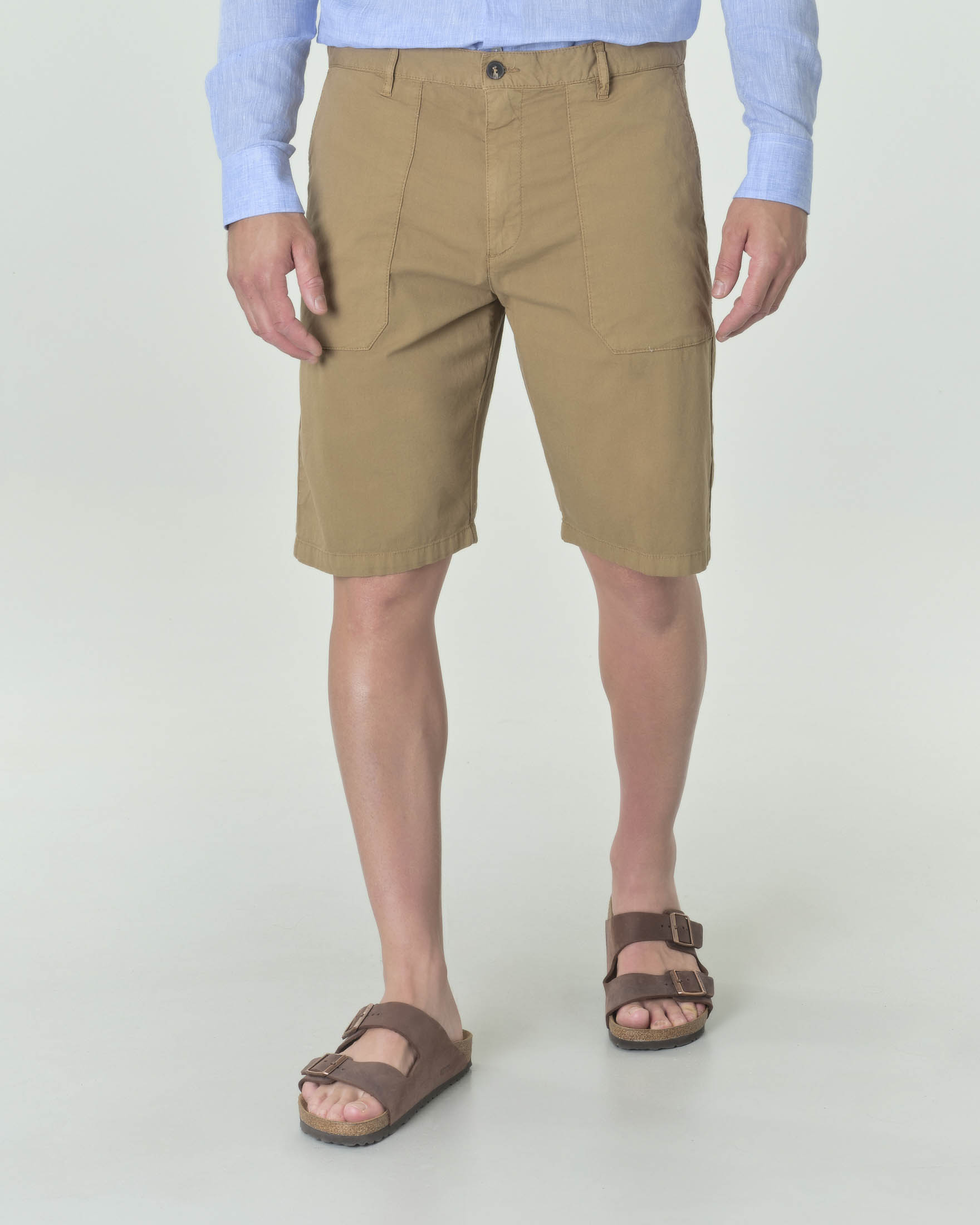 Bermuda fatigue color cammello in cotone e lino stretch