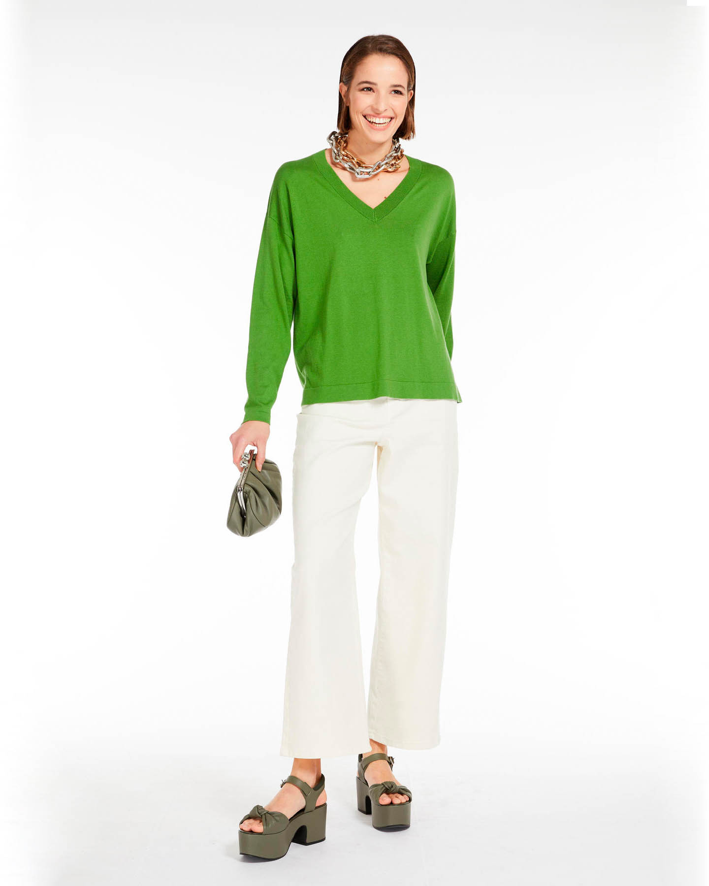 Maglia verde prato in seta e cotone dalla linea dritta con scollo a V image