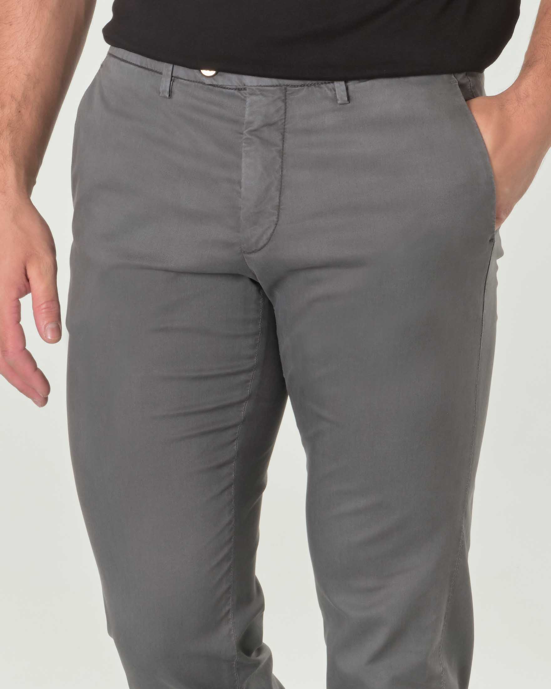 Pantaloni chino Brad color antracite in twill di lyocell stretch image