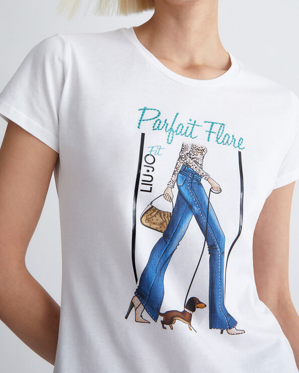 T-shirt bianca in jersey di cotone con scollo tondo e stampa di donna a  passeggio