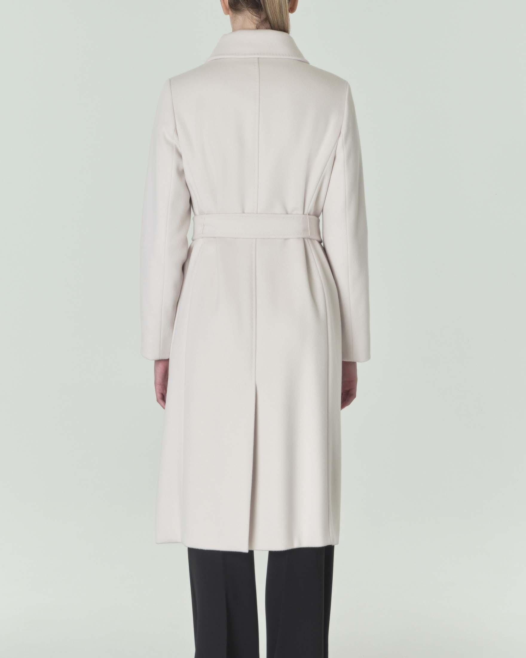 Cappotto color sabbia in drap di pura lana con colletto a camicia