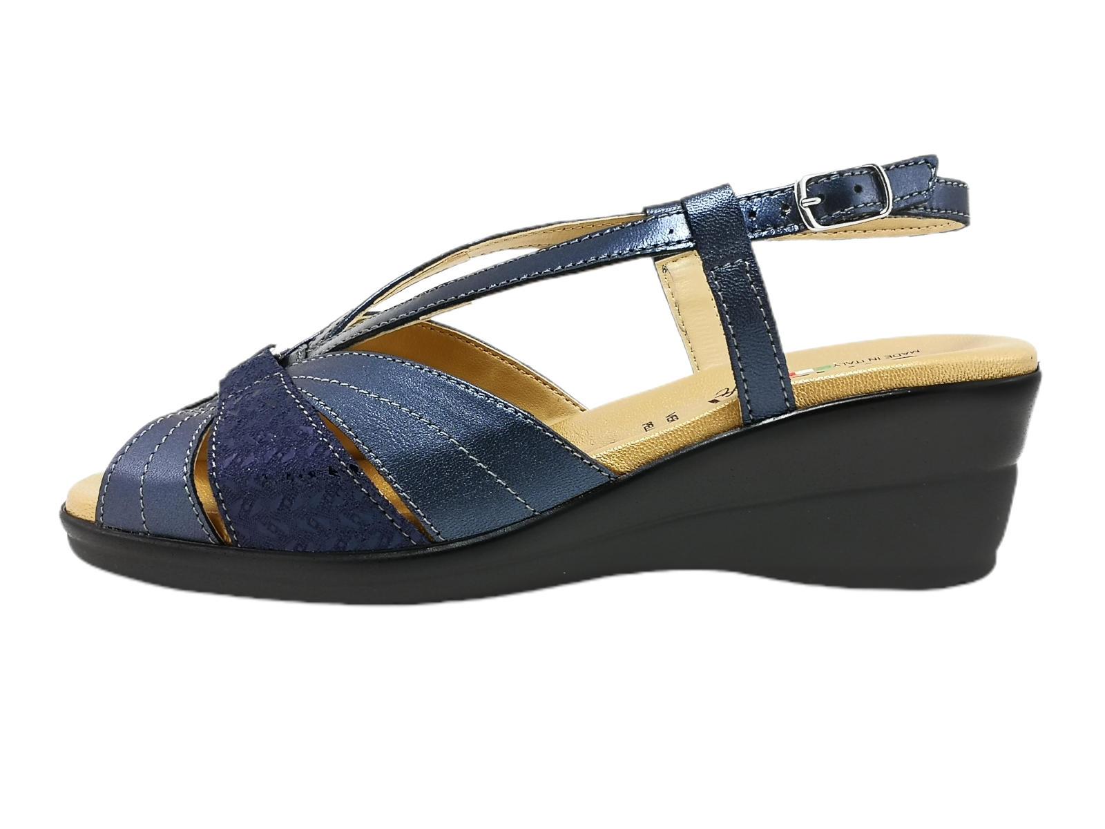 Sandali con sale zeppa blu