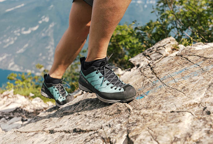 Scarpa Lace Up Rock Climbing Shoe Suede Blue Yellow Women US Size